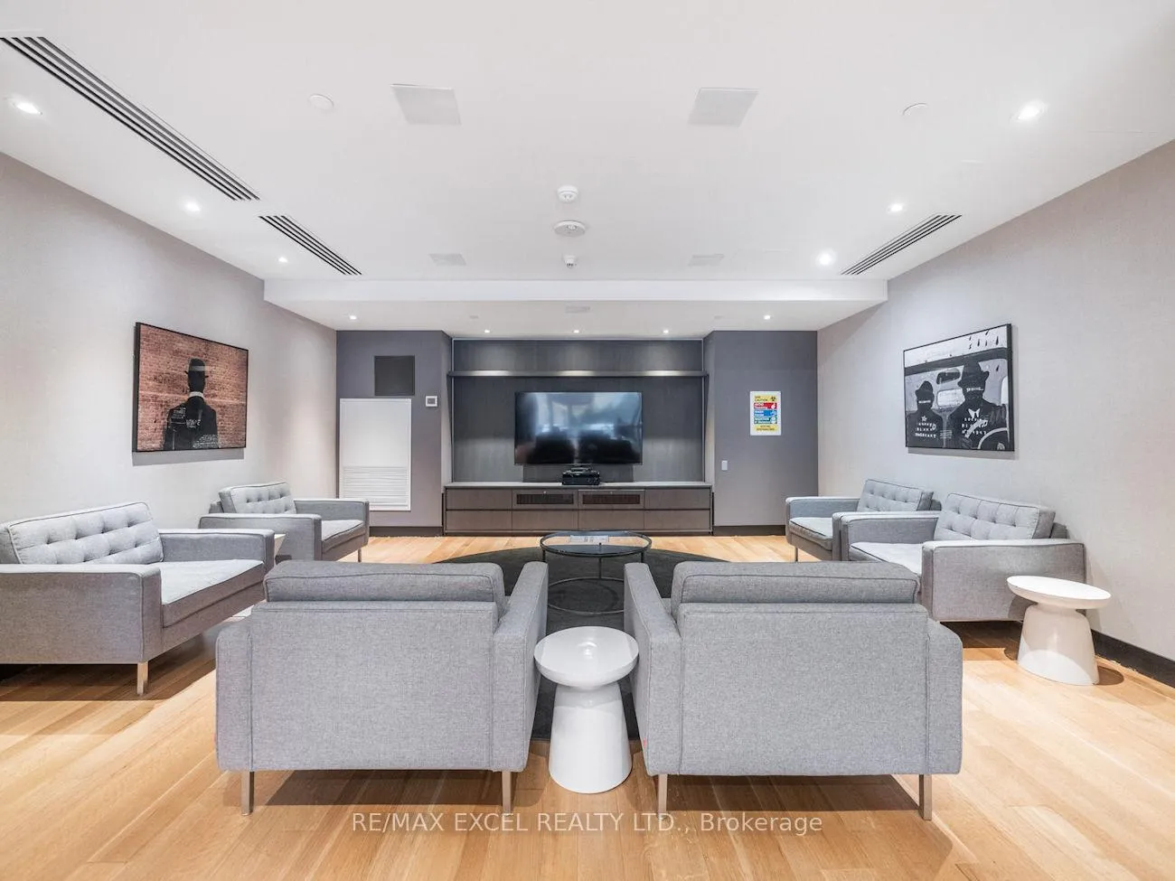 Photo 4 of Unit 619, 30 Roehampton Avenue, Toronto, Mount Pleasant East — HOMEH