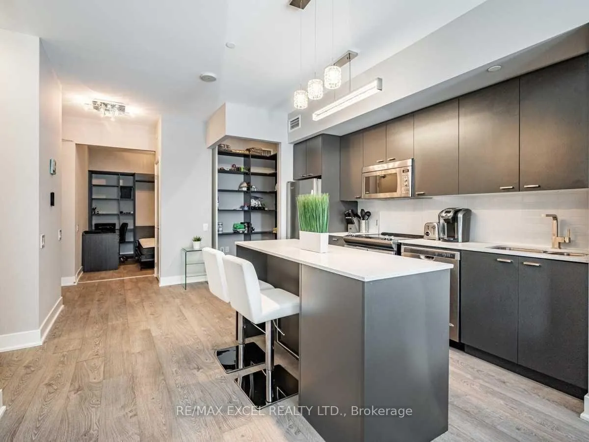 Photo 12 of Unit 619, 30 Roehampton Avenue, Toronto, Mount Pleasant East — HOMEH