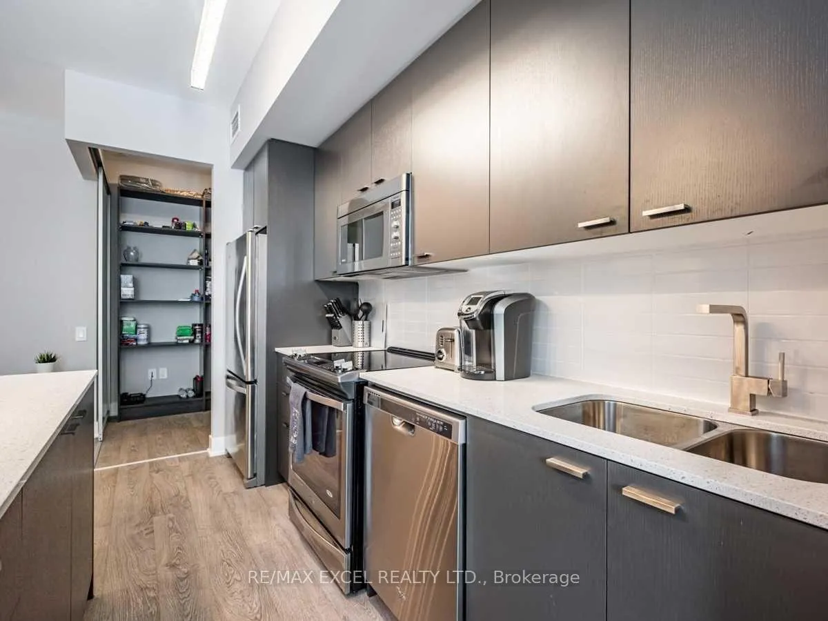 Photo 14 of Unit 619, 30 Roehampton Avenue, Toronto, Mount Pleasant East — HOMEH