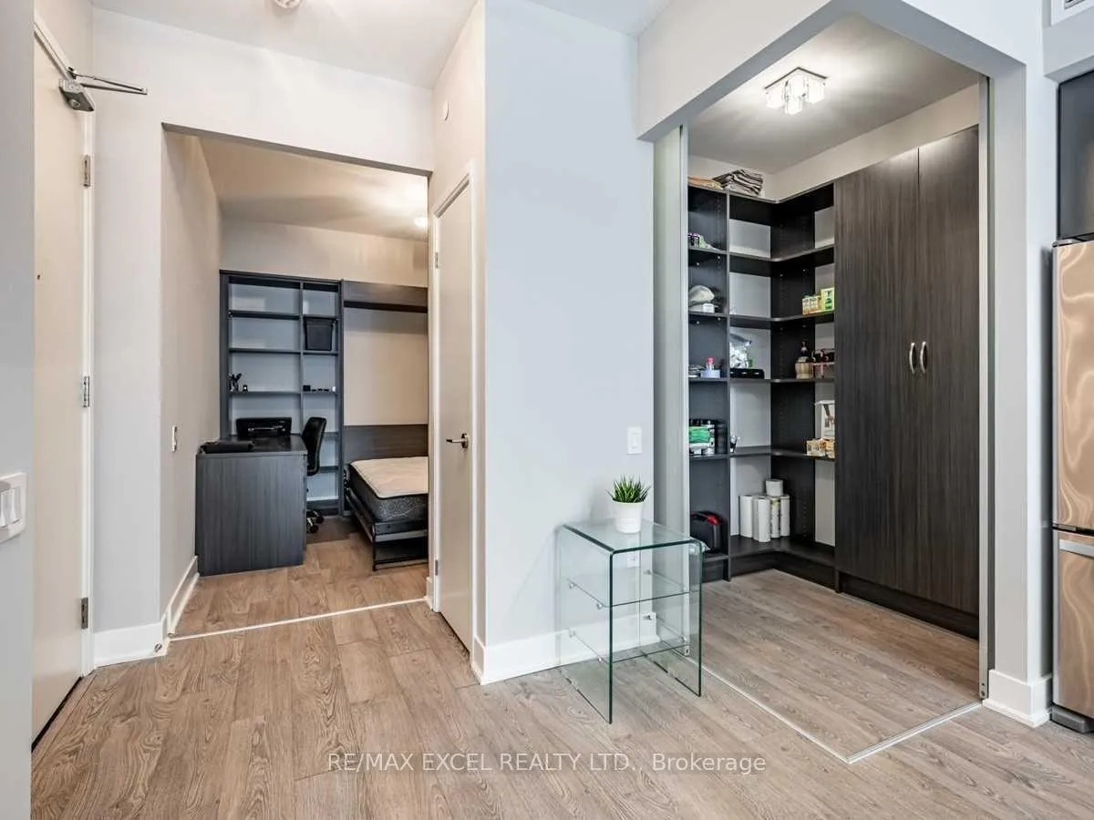 Photo 15 of Unit 619, 30 Roehampton Avenue, Toronto, Mount Pleasant East — HOMEH