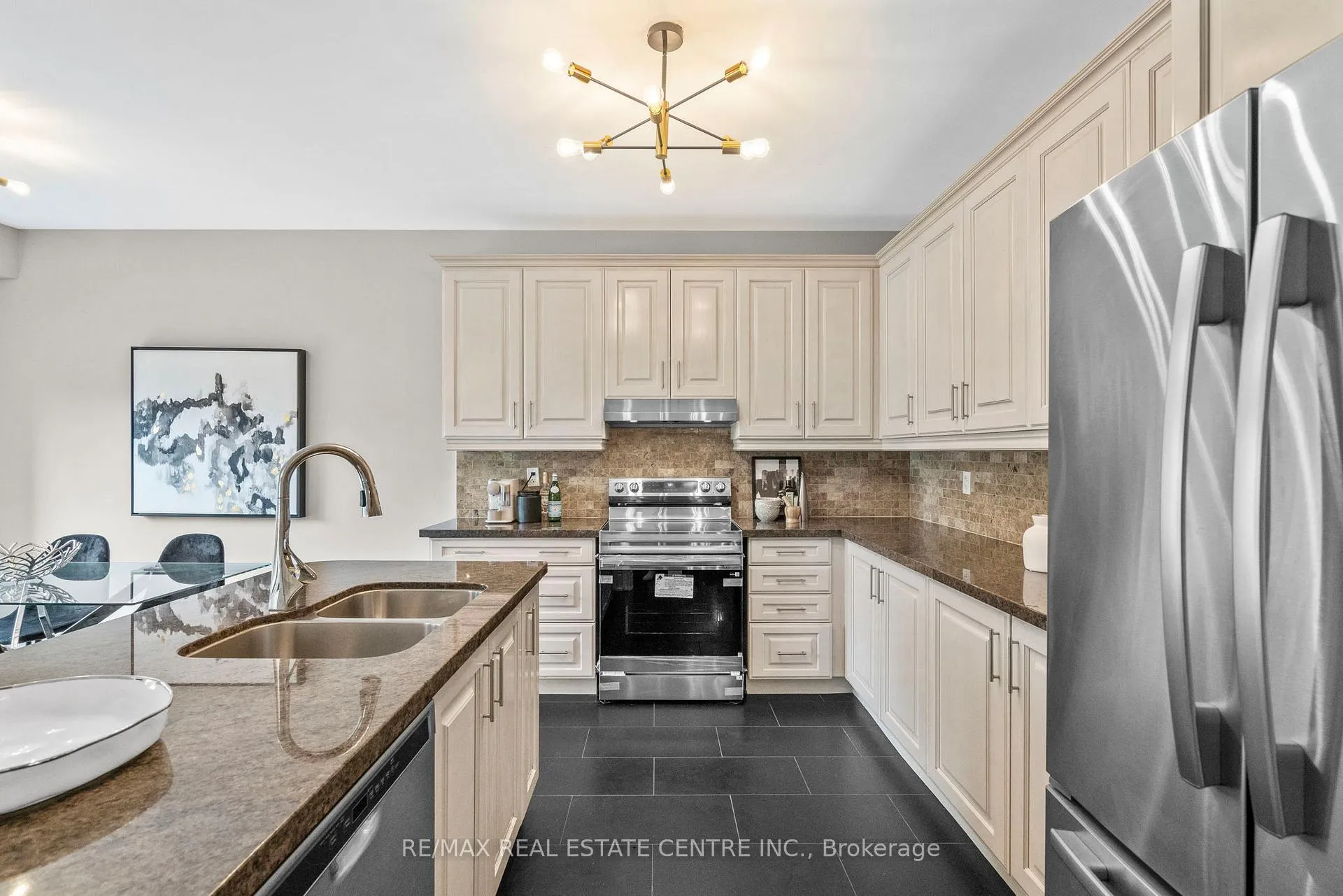 Photo 10 of 1360 Rolph Terrace, Milton, Beaty — HOMEH