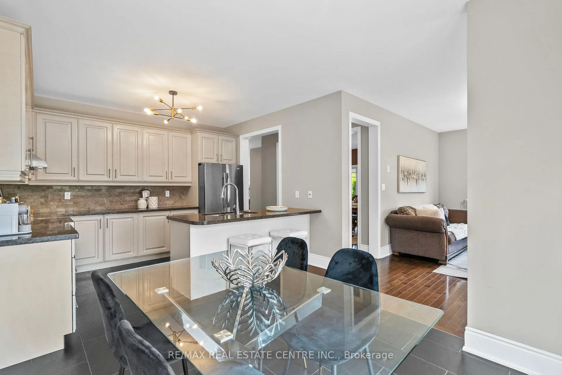 Photo 14 of 1360 Rolph Terrace, Milton, Beaty — HOMEH