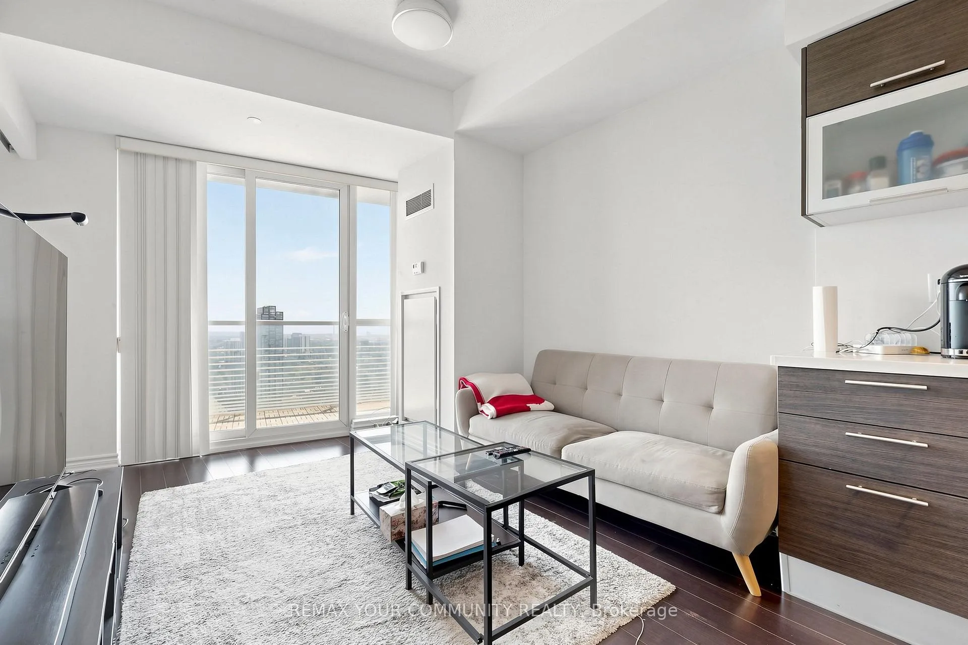 Photo 5 of Unit 3904, 386 Yonge Street, Toronto, Bay Street Corridor — HOMEH