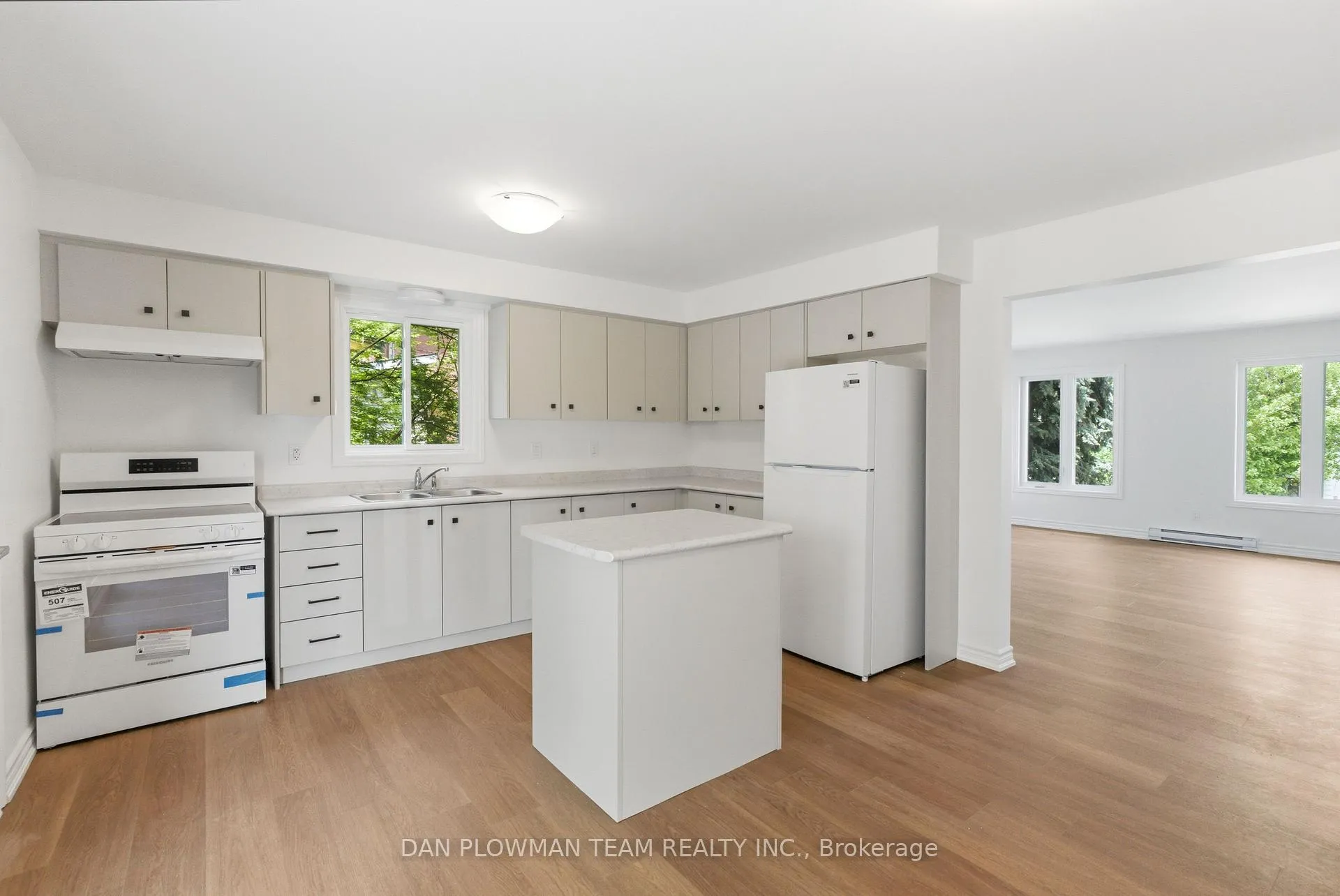 Photo 21 of 176 Nassau Street, Oshawa, Vanier — HOMEH