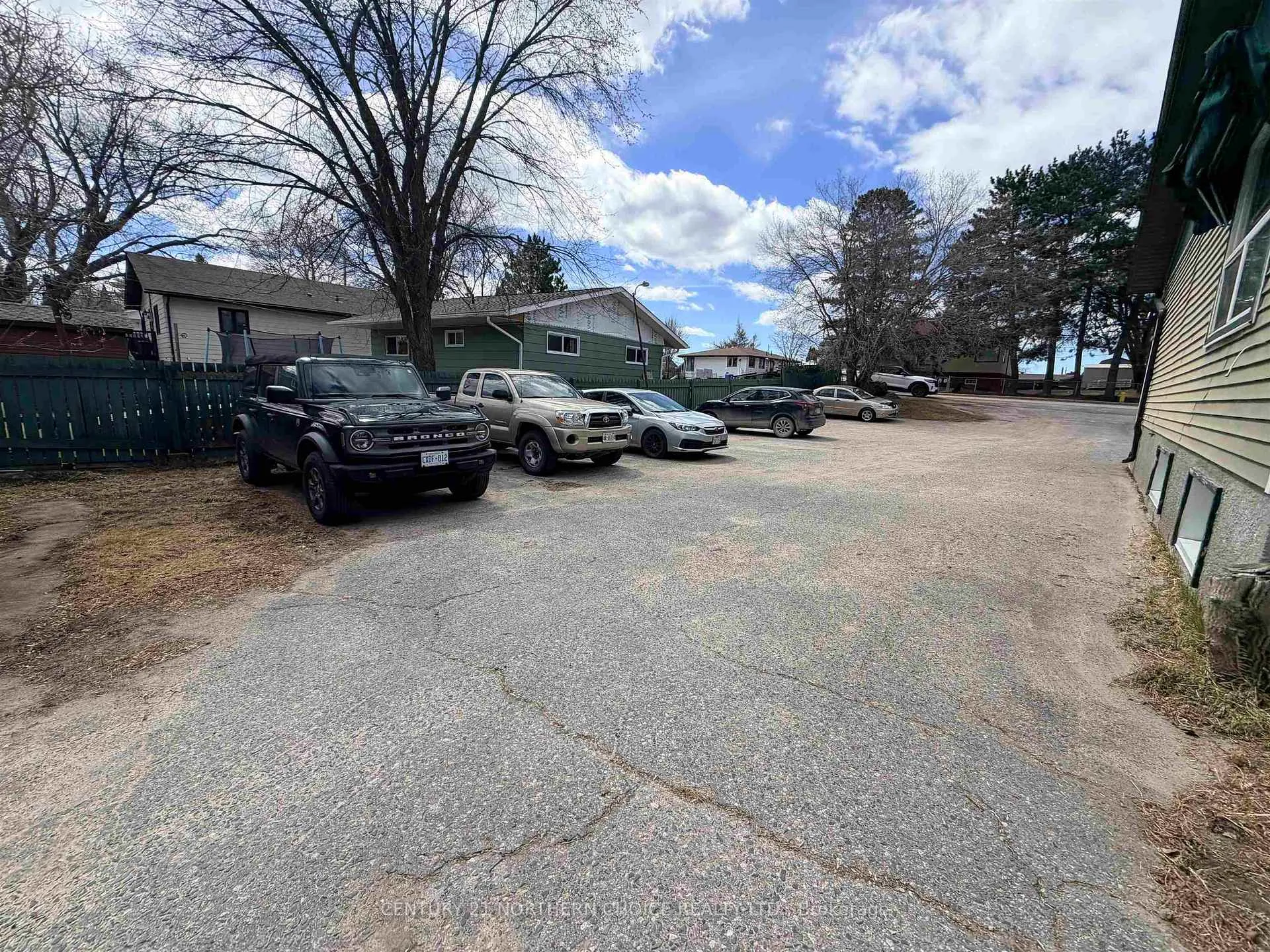 Photo 1 of 637 Fifth Avenue South, Kenora, Lakeside — HOMEH