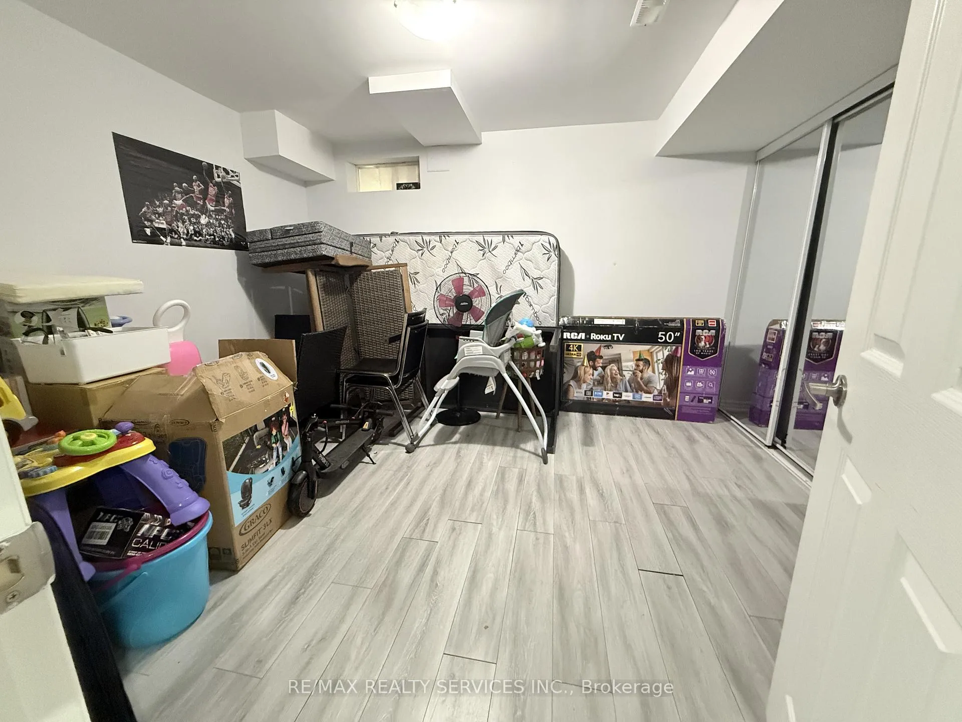 Photo 18 of 29 Lady Evelyn Crescent, Brampton, Bram West — HOMEH