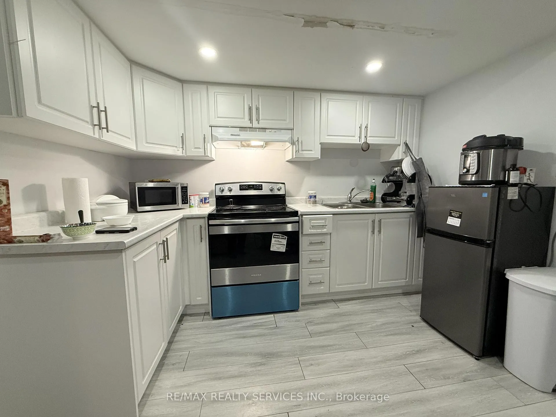 Photo 19 of 29 Lady Evelyn Crescent, Brampton, Bram West — HOMEH