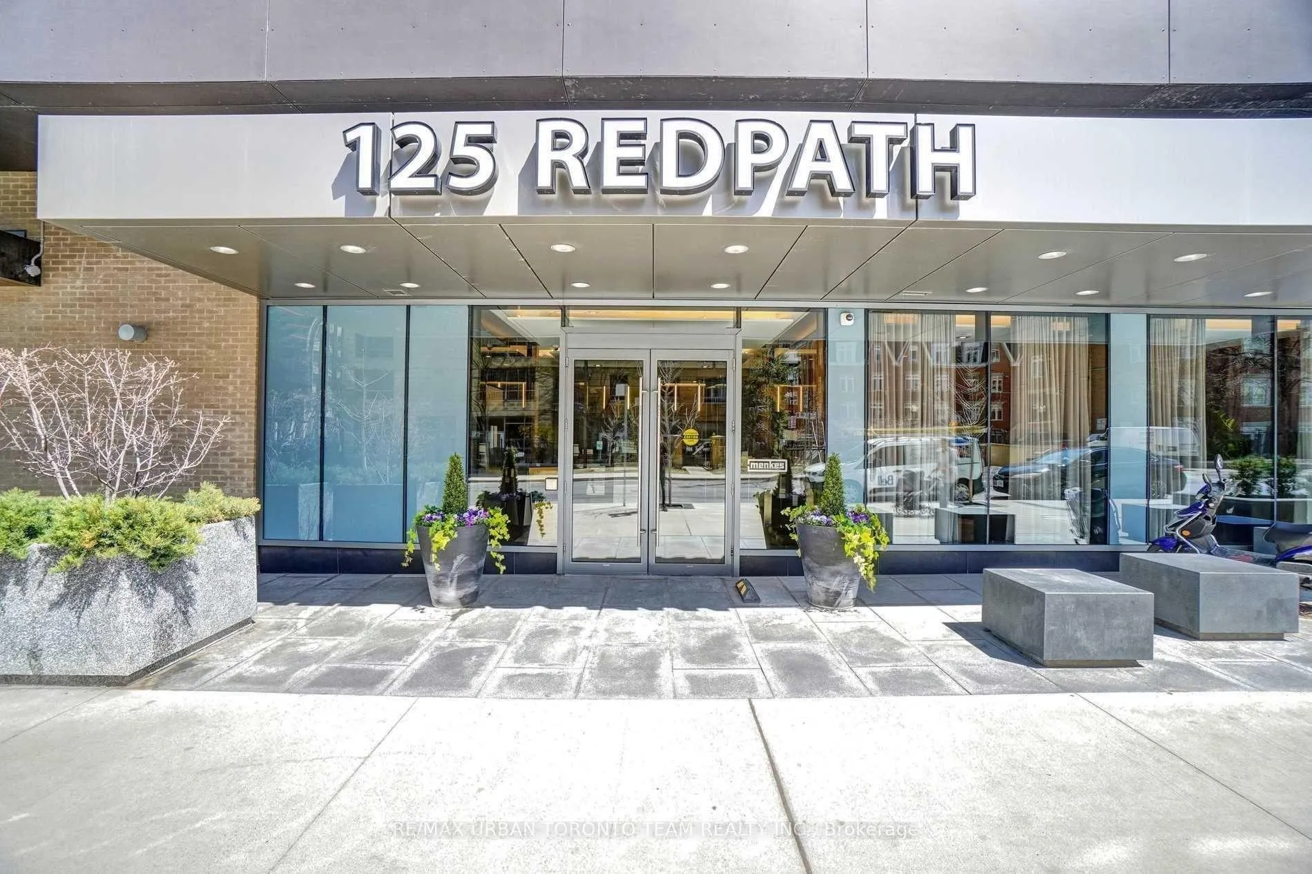 Photo 2 of Unit 2206, 125 Redpath Avenue, Toronto, Mount Pleasant West — HOMEH