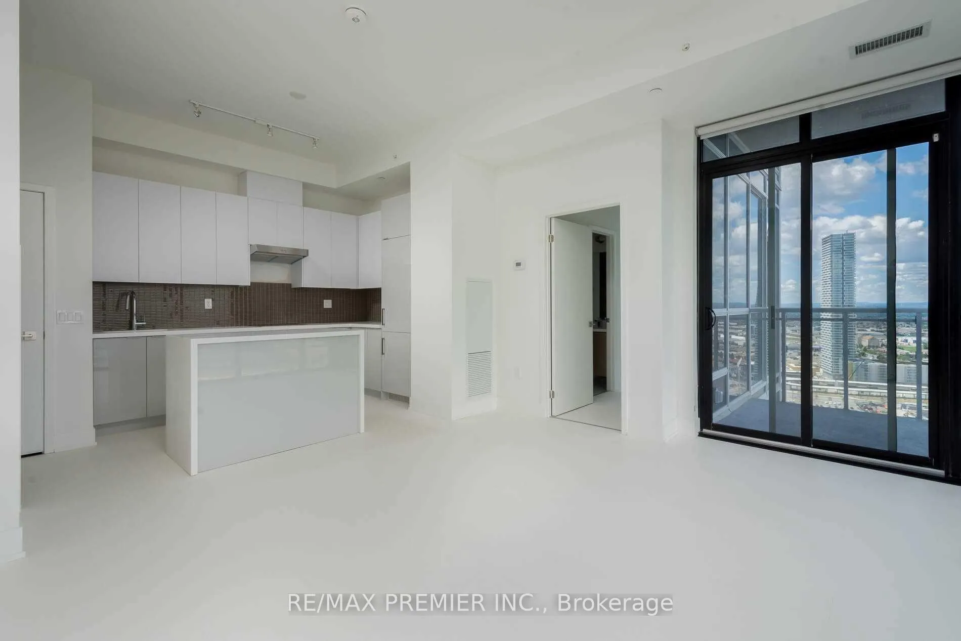 Photo 4 of Unit 3007, 2908 Highway 7, Vaughan, Concord — HOMEH
