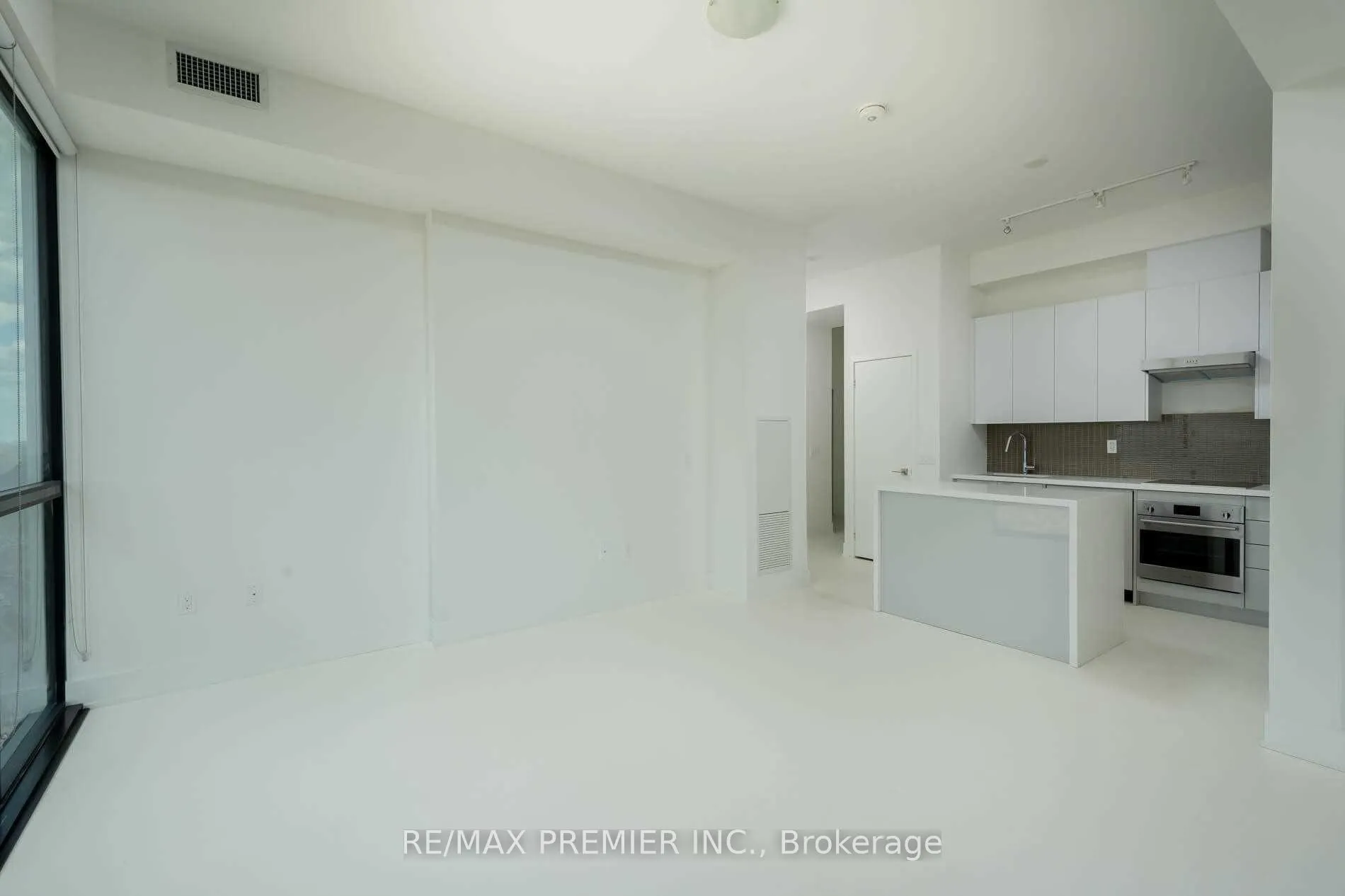 Photo 5 of Unit 3007, 2908 Highway 7, Vaughan, Concord — HOMEH