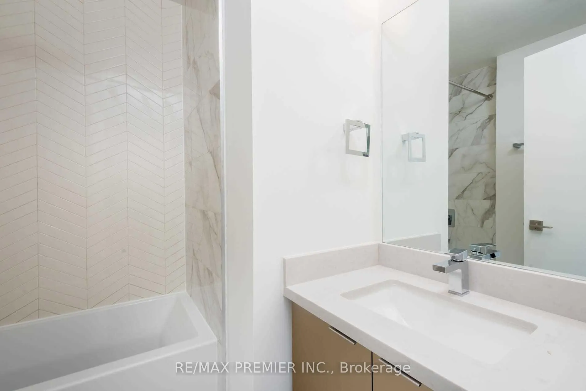 Photo 10 of Unit 3007, 2908 Highway 7, Vaughan, Concord — HOMEH