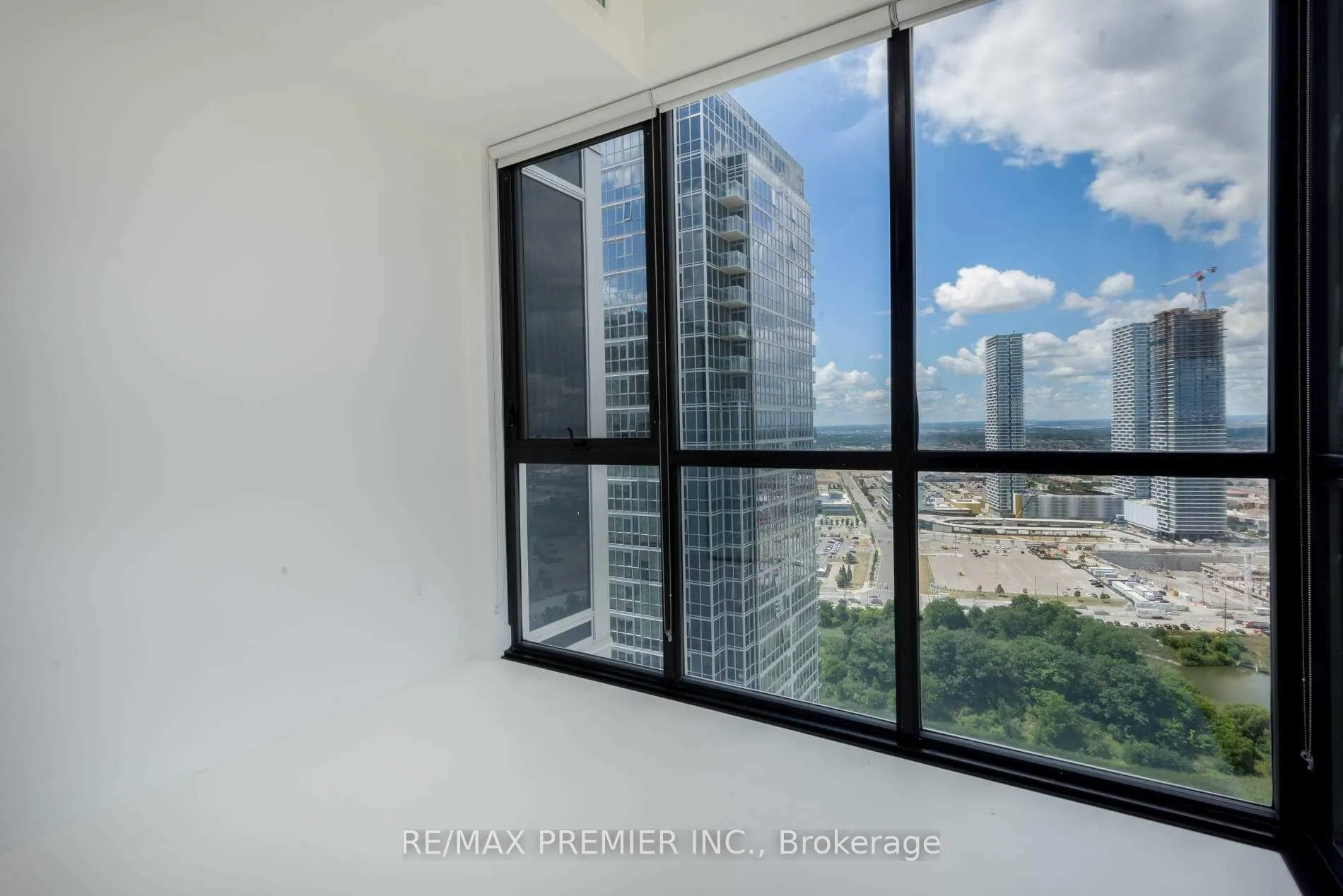 Photo 11 of Unit 3007, 2908 Highway 7, Vaughan, Concord — HOMEH