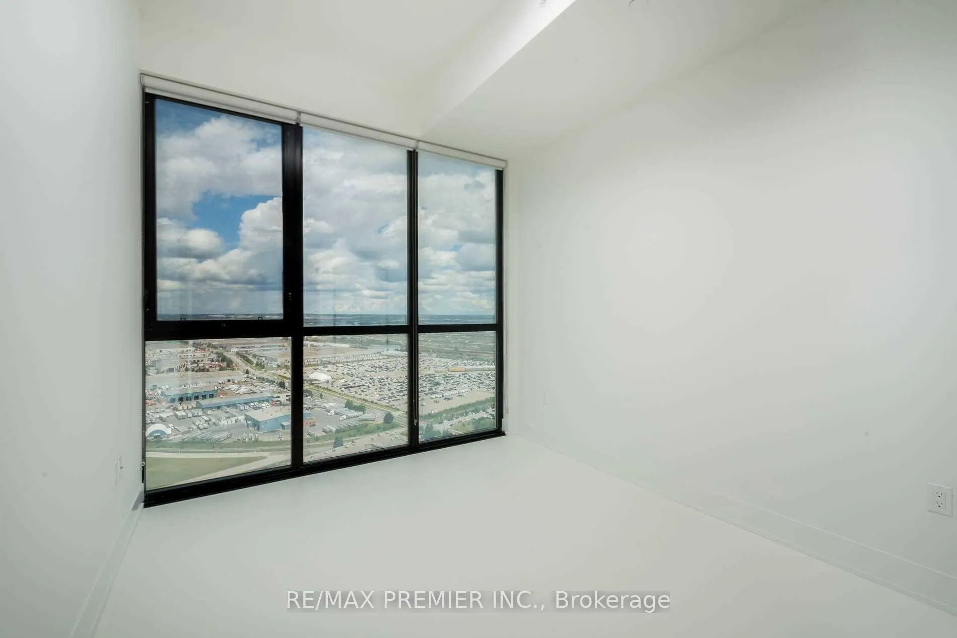 Photo 15 of Unit 3007, 2908 Highway 7, Vaughan, Concord — HOMEH