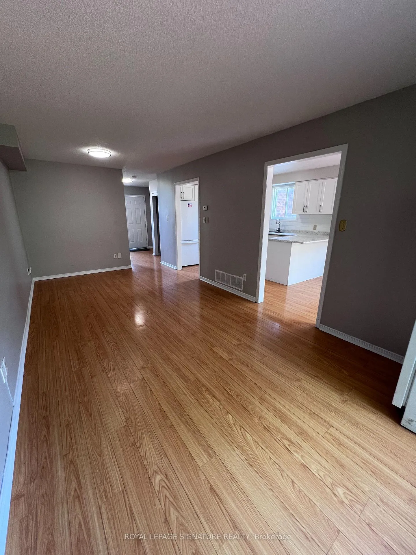 Photo 4 of 1793 McGill Street, Oshawa, Samac — HOMEH
