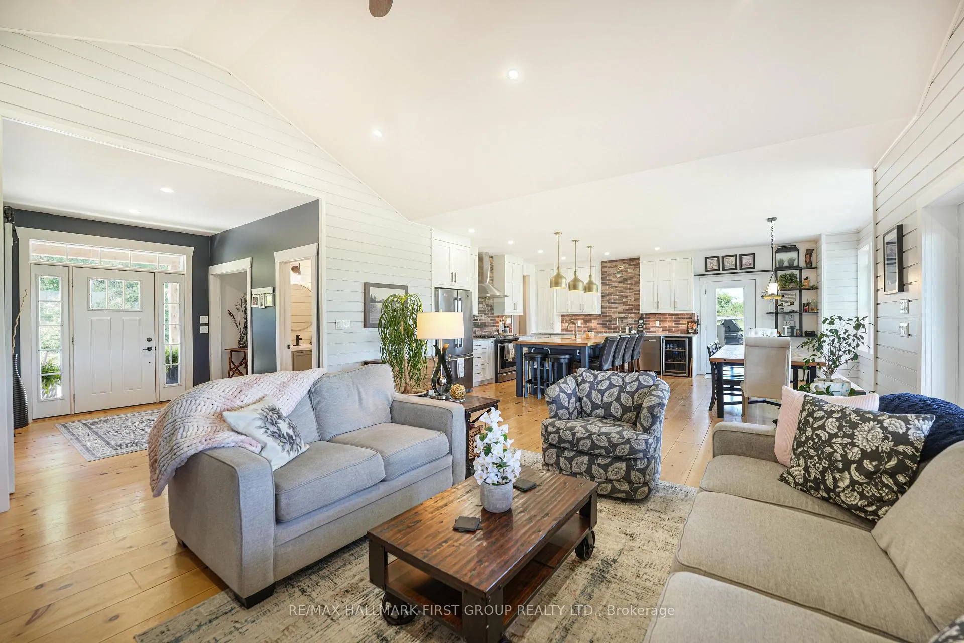Photo 6 of 833 Iron Woods Drive, Douro-Dummer — HOMEH