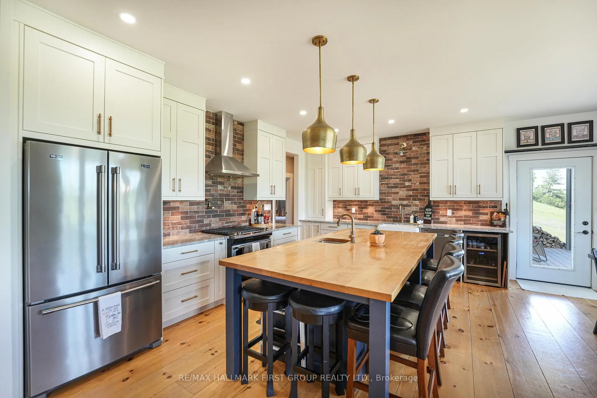 Photo 10 of 833 Iron Woods Drive, Douro-Dummer — HOMEH