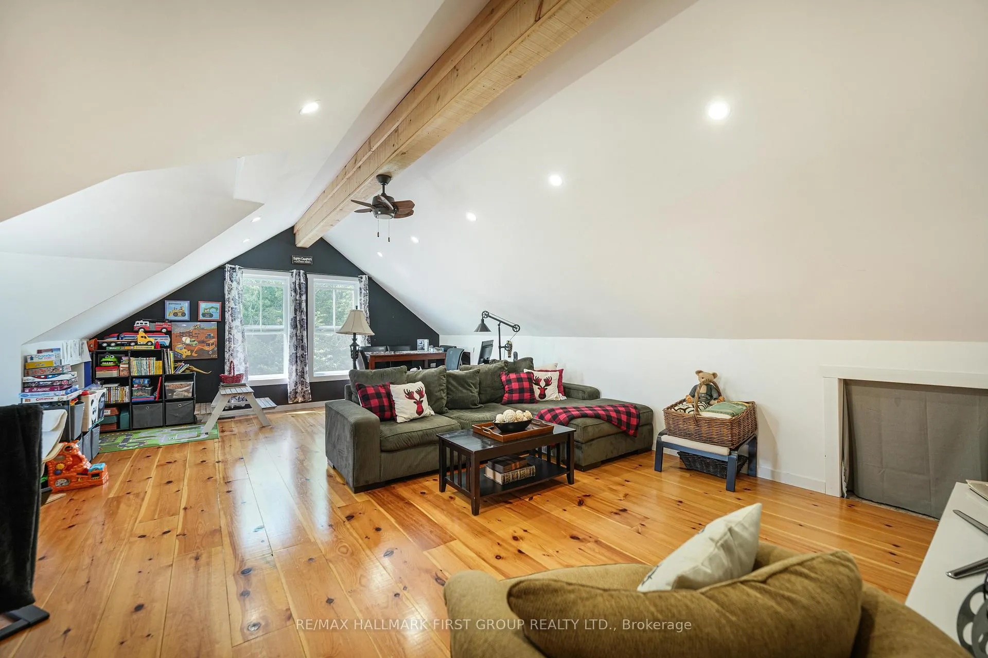 Photo 25 of 833 Iron Woods Drive, Douro-Dummer — HOMEH