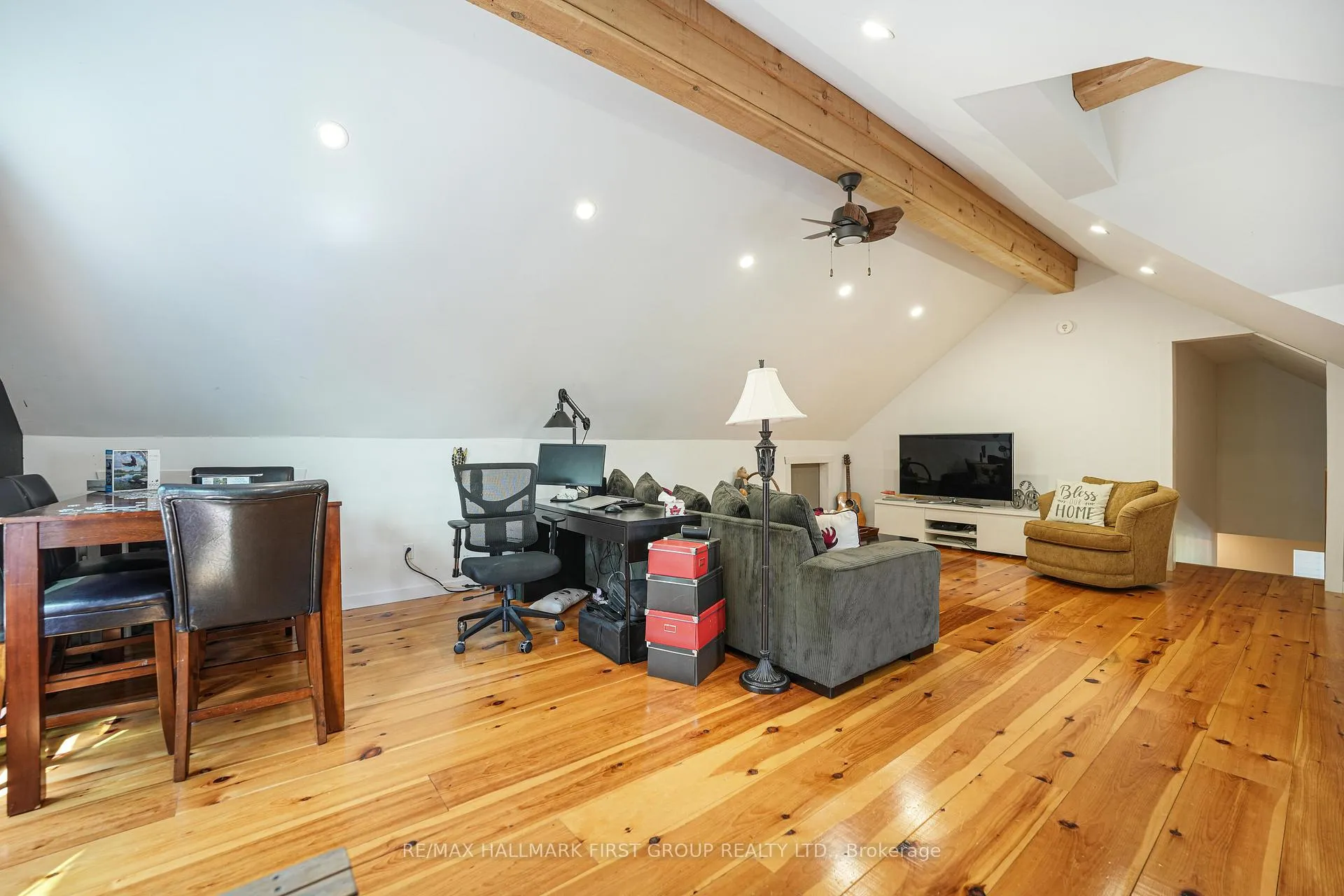 Photo 27 of 833 Iron Woods Drive, Douro-Dummer — HOMEH