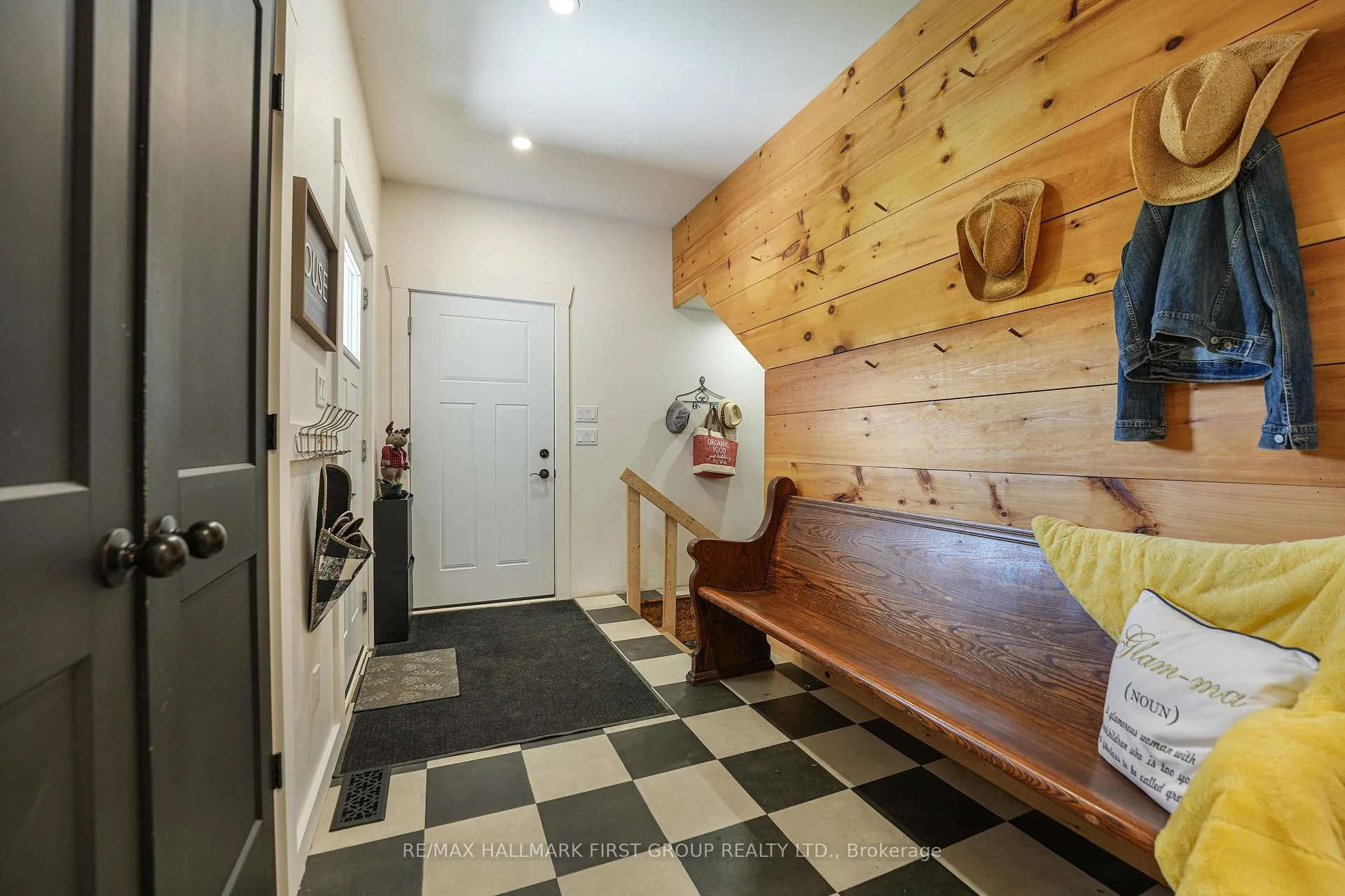 Photo 28 of 833 Iron Woods Drive, Douro-Dummer — HOMEH