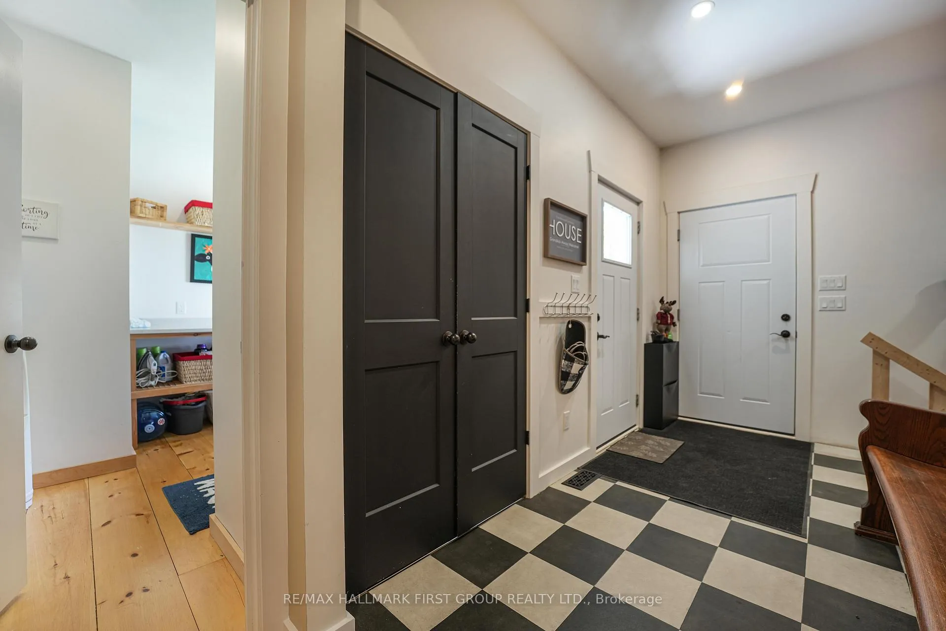 Photo 29 of 833 Iron Woods Drive, Douro-Dummer — HOMEH