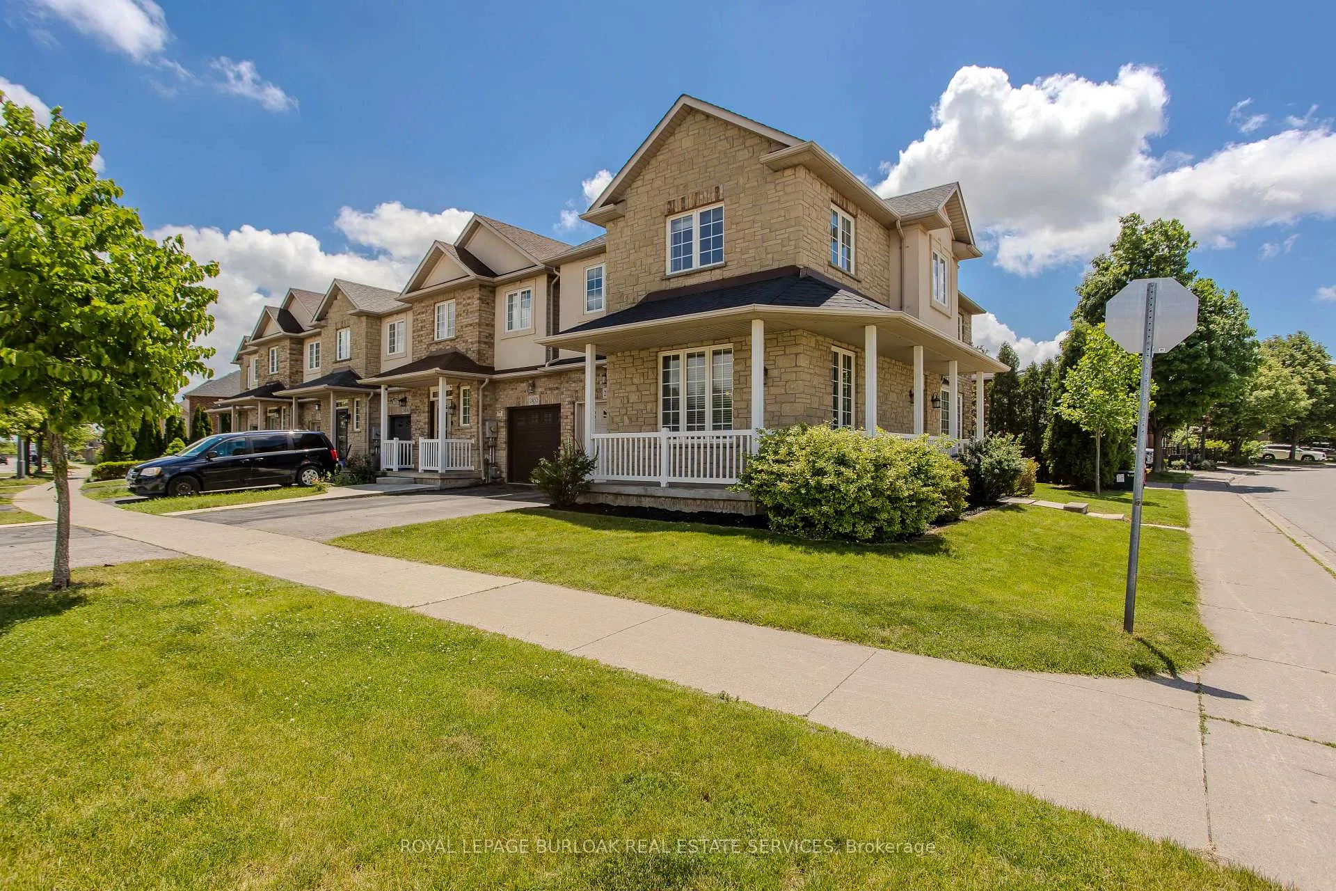 Photo 2 of 2454 Sutton Drive, Burlington, Orchard — HOMEH
