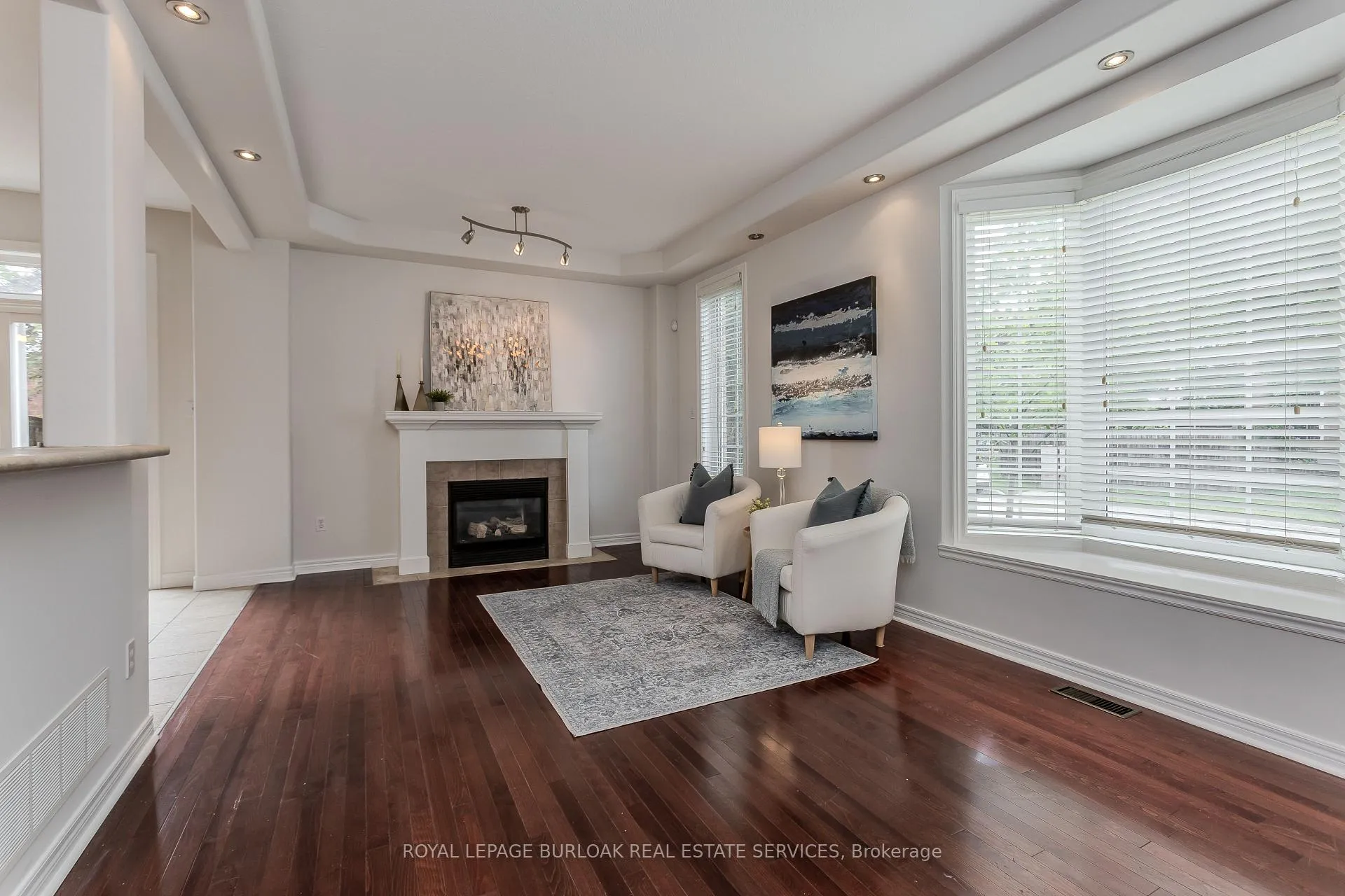 Photo 5 of 2454 Sutton Drive, Burlington, Orchard — HOMEH