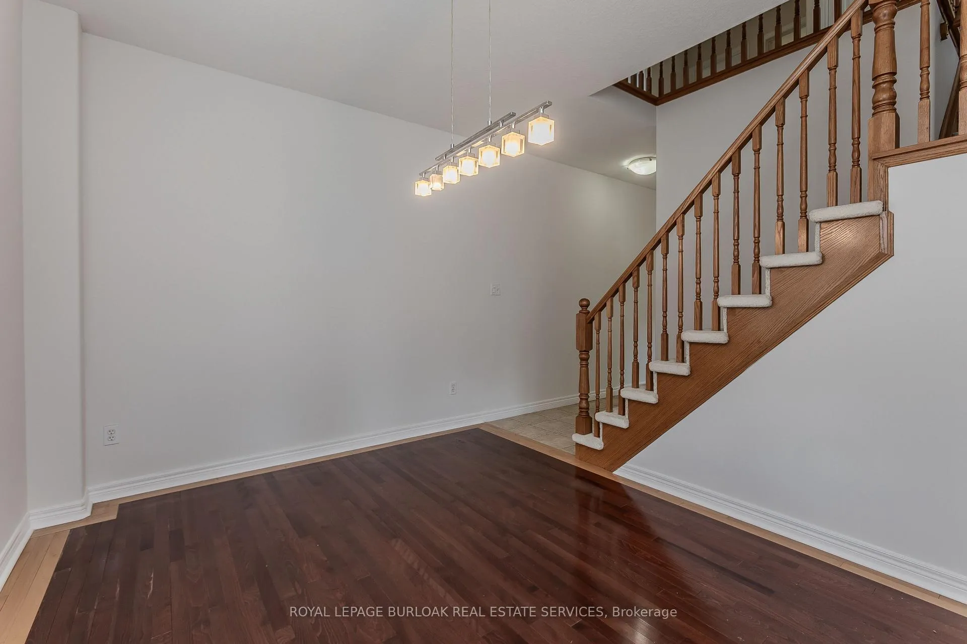 Photo 7 of 2454 Sutton Drive, Burlington, Orchard — HOMEH