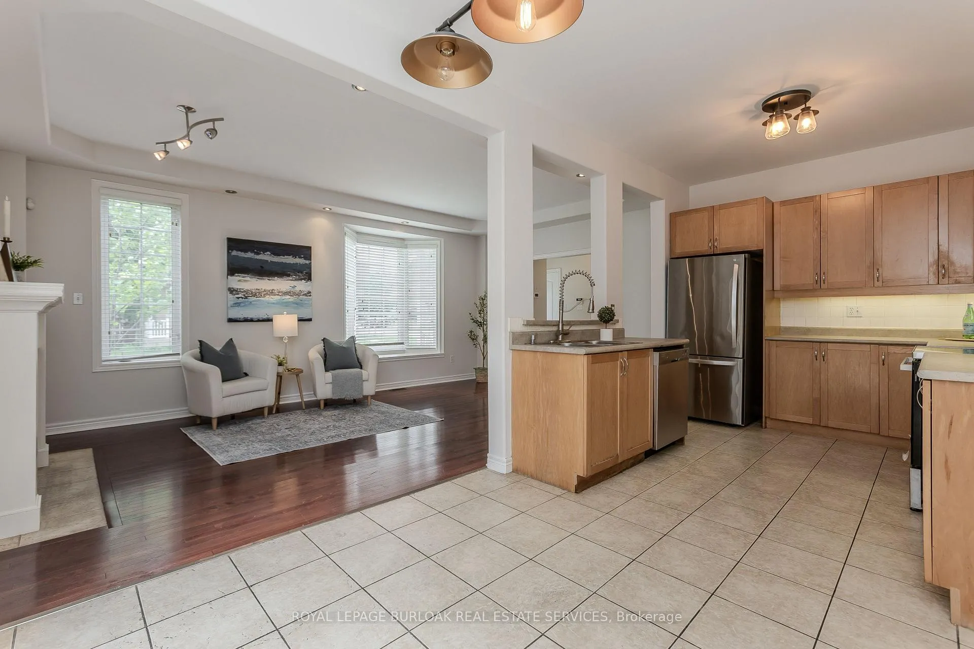 Photo 10 of 2454 Sutton Drive, Burlington, Orchard — HOMEH