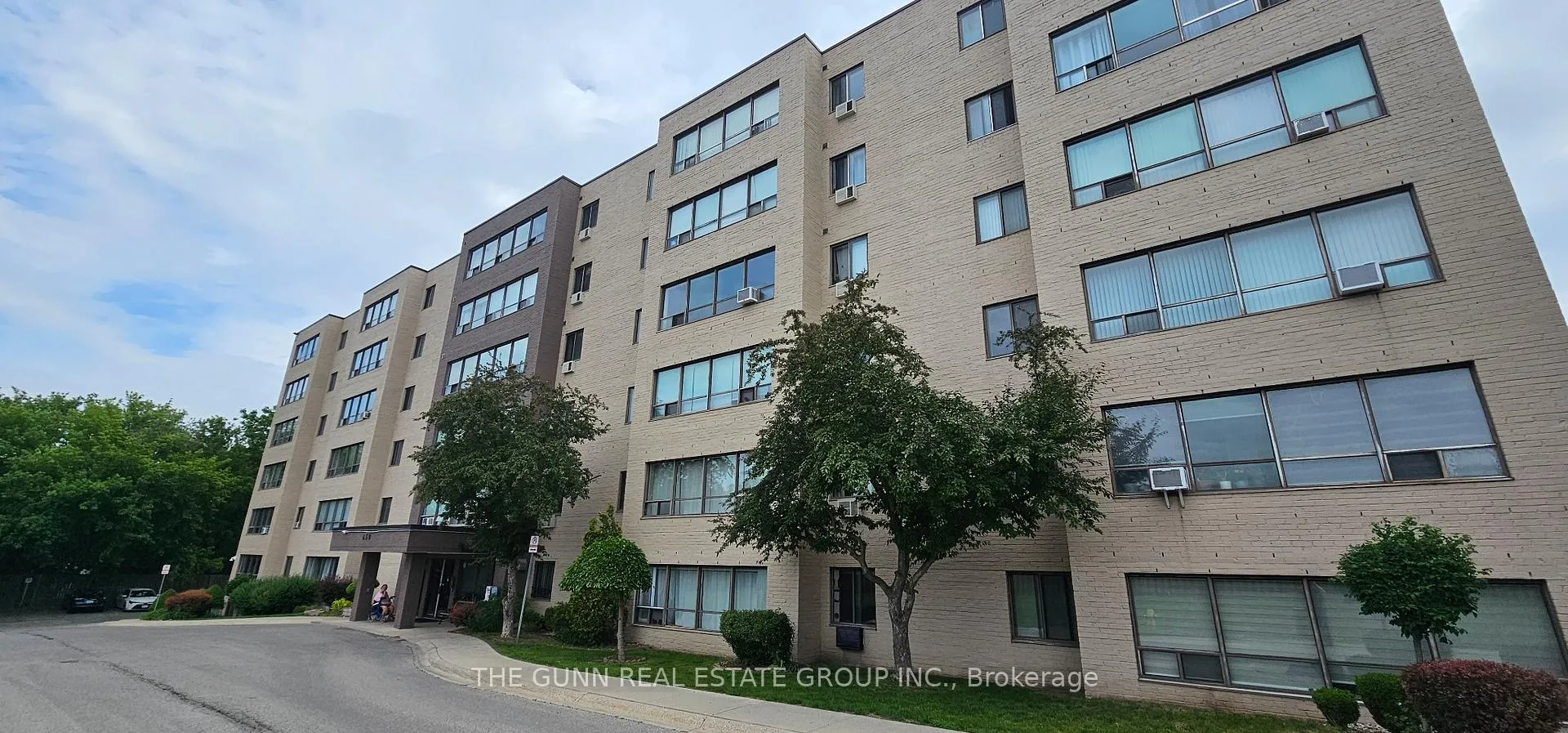 Front of Unit 504, 650 Cheapside Street