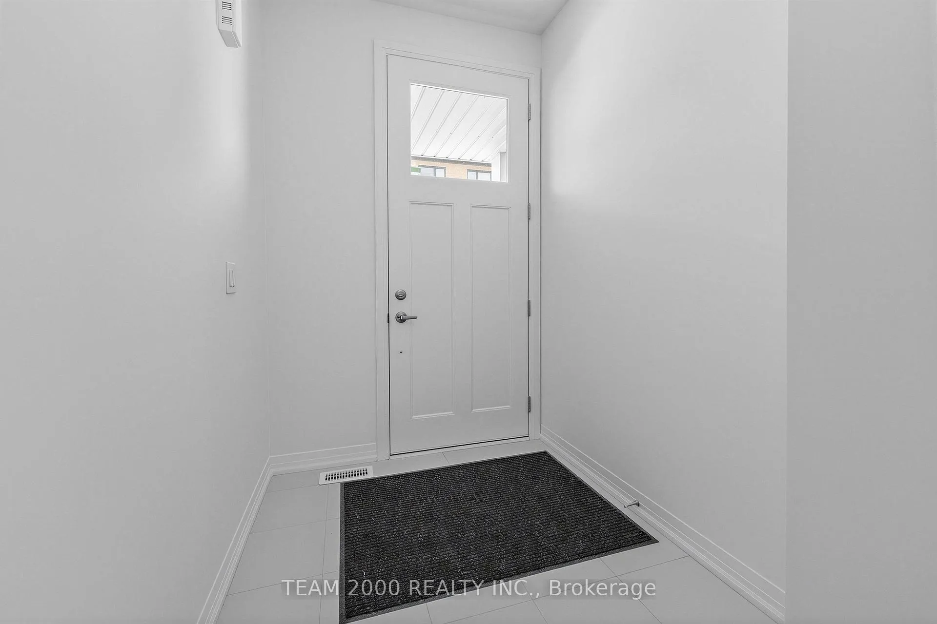 Photo 3 of Unit 30, 474 Provident Way, Hamilton, Mount Hope — HOMEH