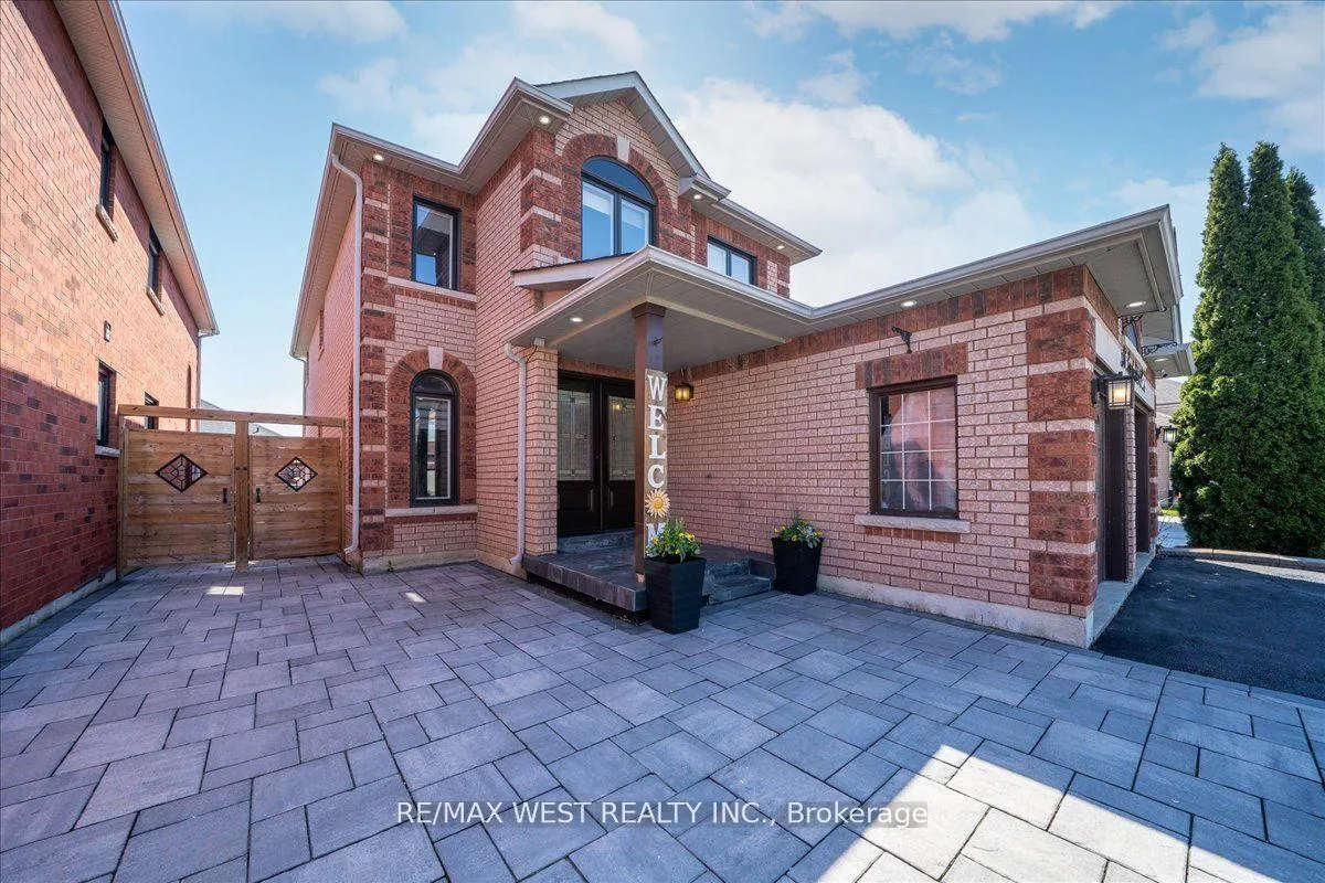 Photo 4 of 26 Country Stroll Crescent, Caledon, Bolton West — HOMEH