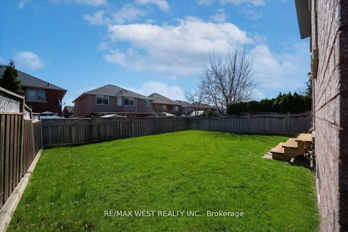 Photo 47 of 26 Country Stroll Crescent, Caledon, Bolton West — HOMEH