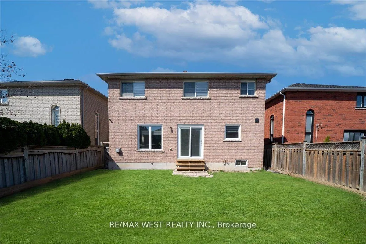 Photo 48 of 26 Country Stroll Crescent, Caledon, Bolton West — HOMEH