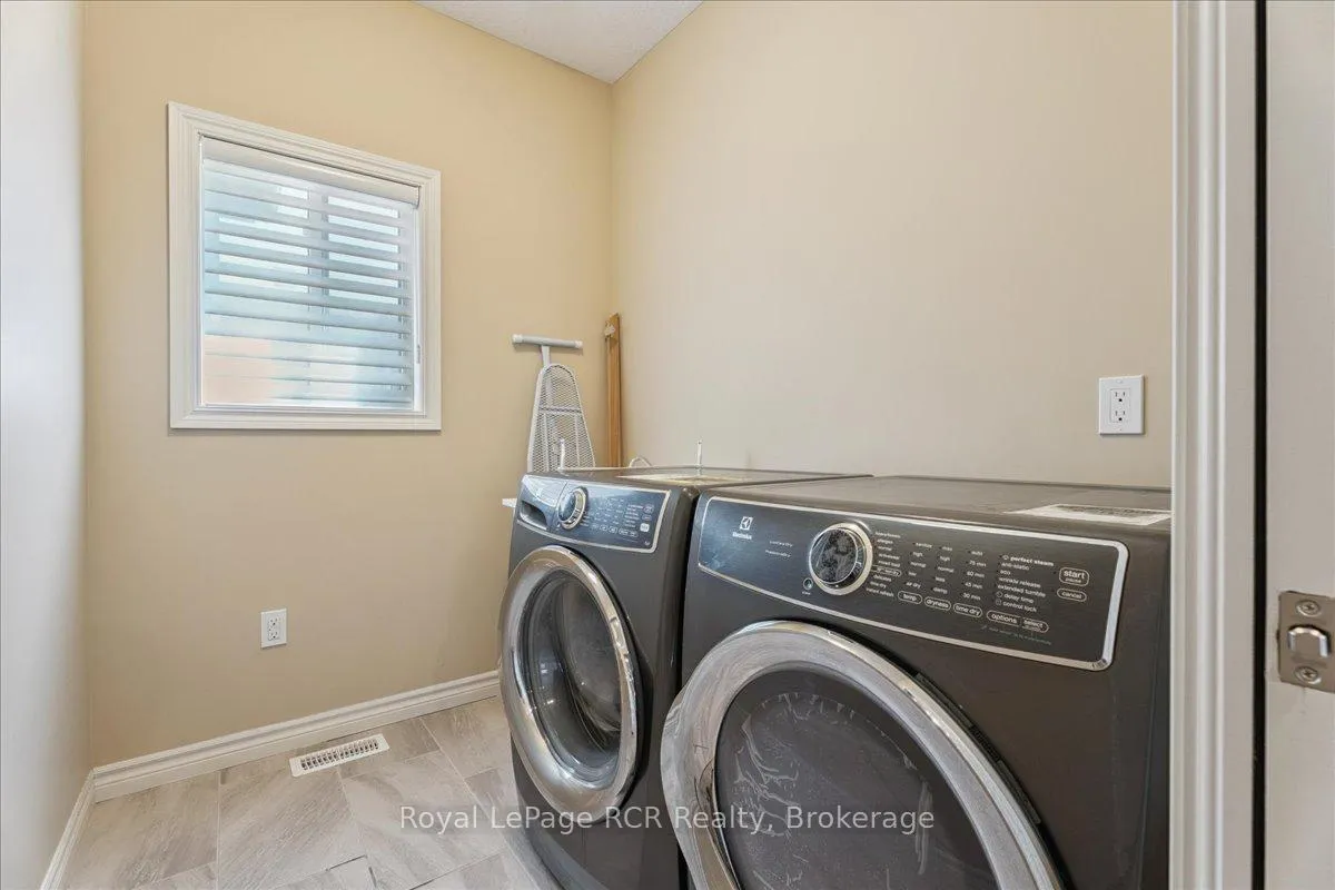 Photo 7 of 1302 14th Avenue E, Owen Sound — HOMEH