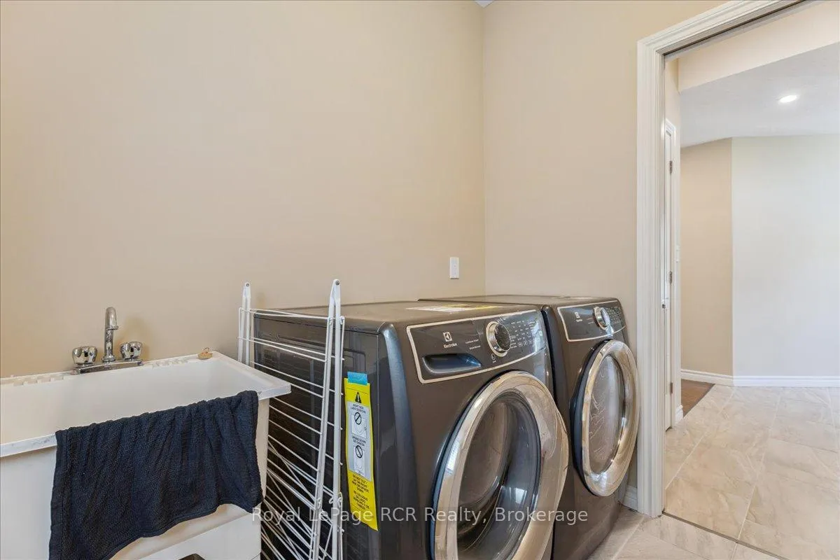 Photo 8 of 1302 14th Avenue E, Owen Sound — HOMEH
