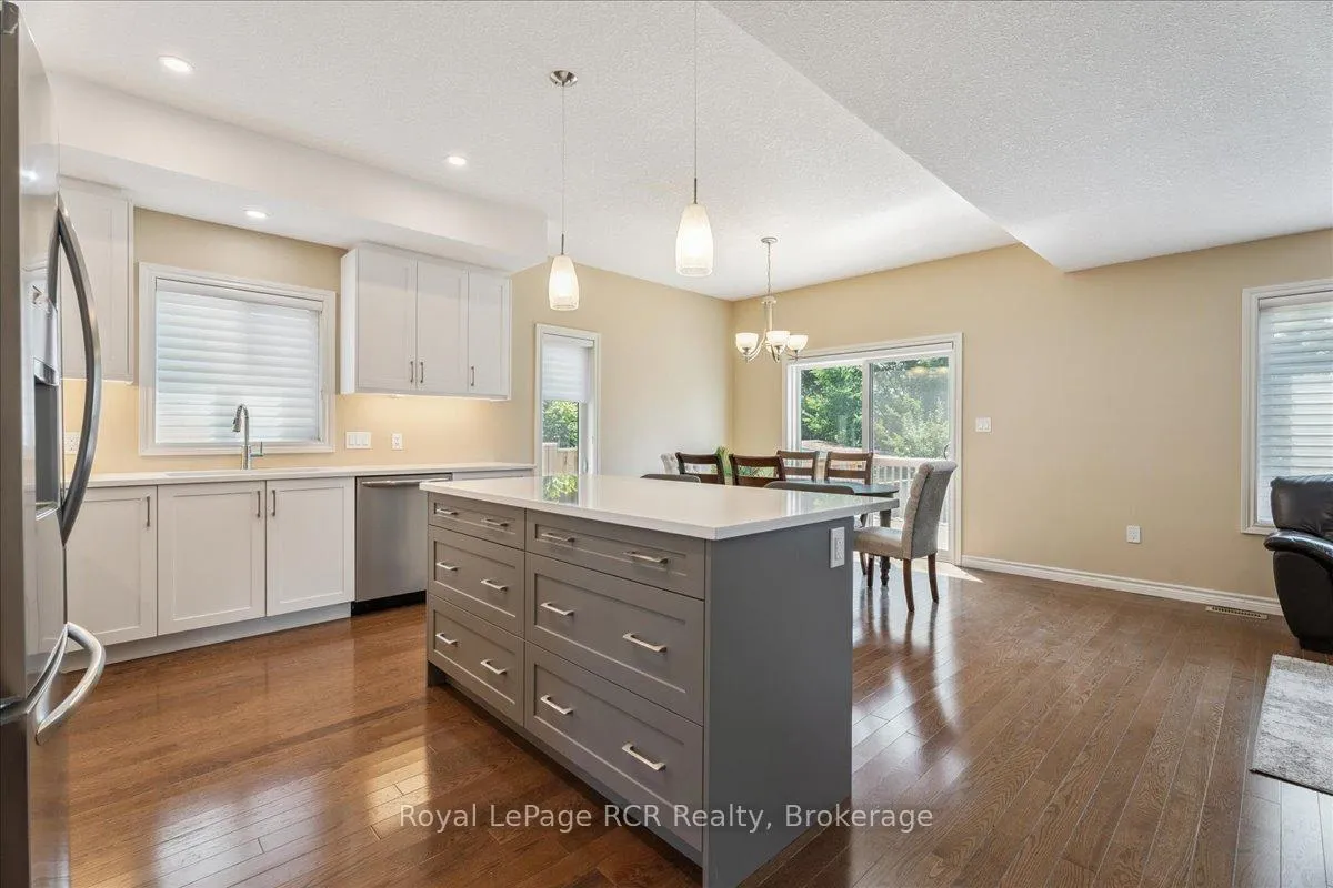 Photo 11 of 1302 14th Avenue E, Owen Sound — HOMEH