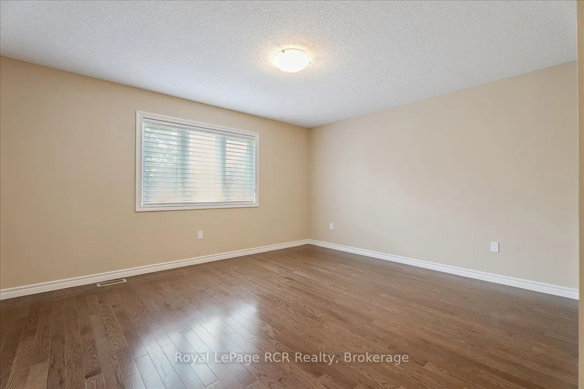 Photo 23 of 1302 14th Avenue E, Owen Sound — HOMEH