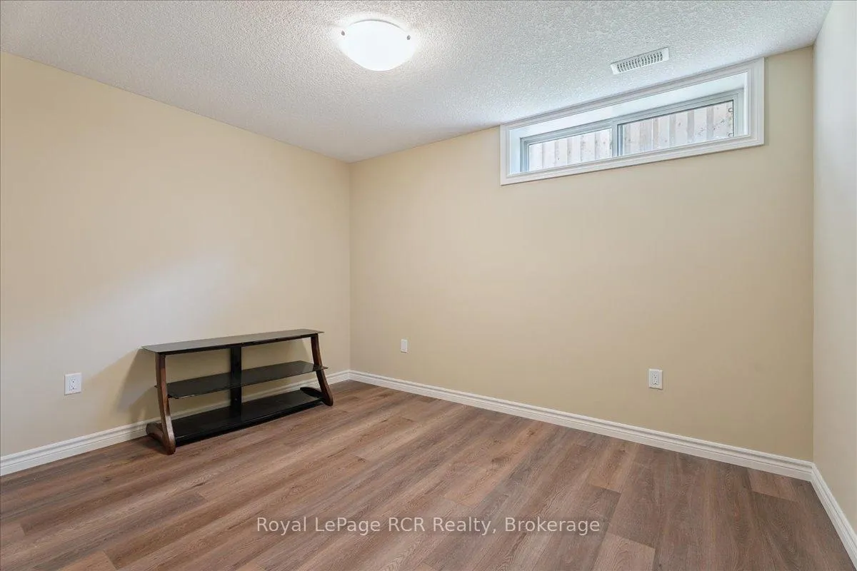 Photo 44 of 1302 14th Avenue E, Owen Sound — HOMEH