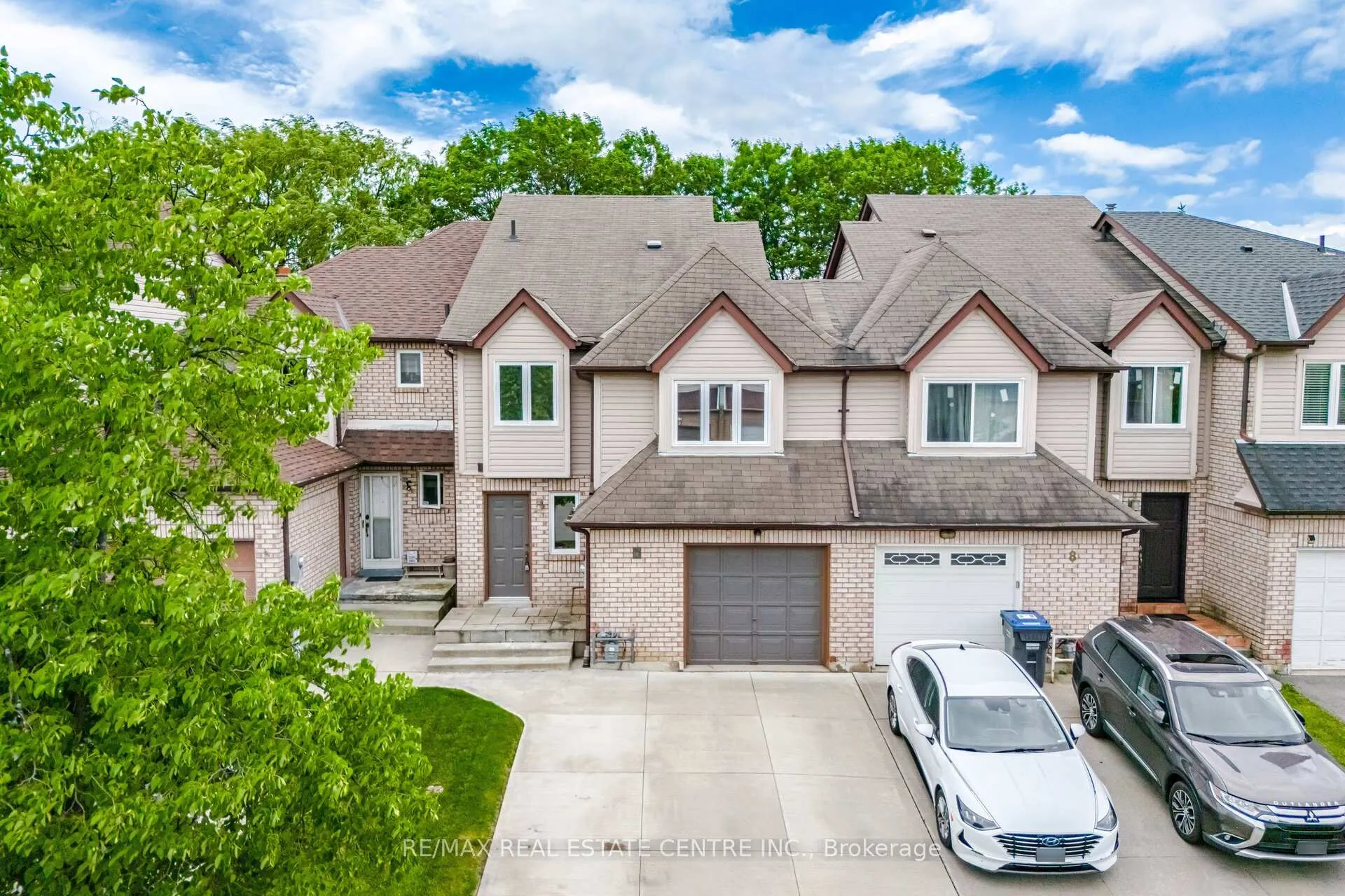 Photo 1 of 6 Ashbrook Way, Brampton, Fletcher's West — HOMEH