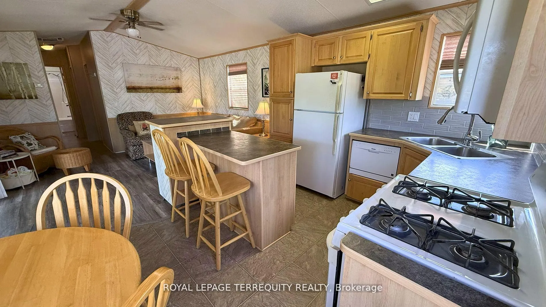 Photo 14 of 328 Rockview, Selwyn — HOMEH