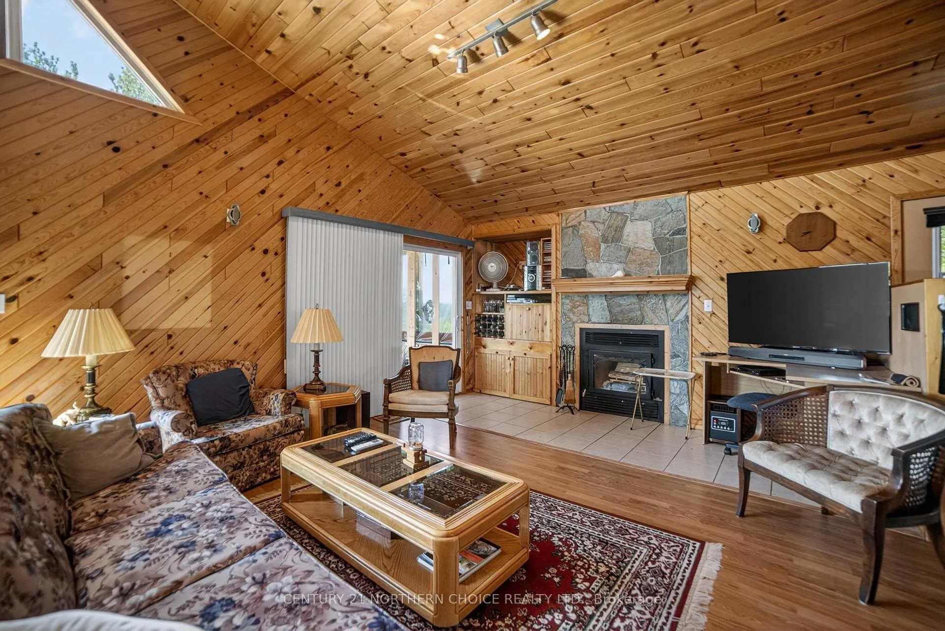 Photo 7 of 44 Bigstone Bay Lodge, Kenora Remote Area, Lake of the Woods North — HOMEH