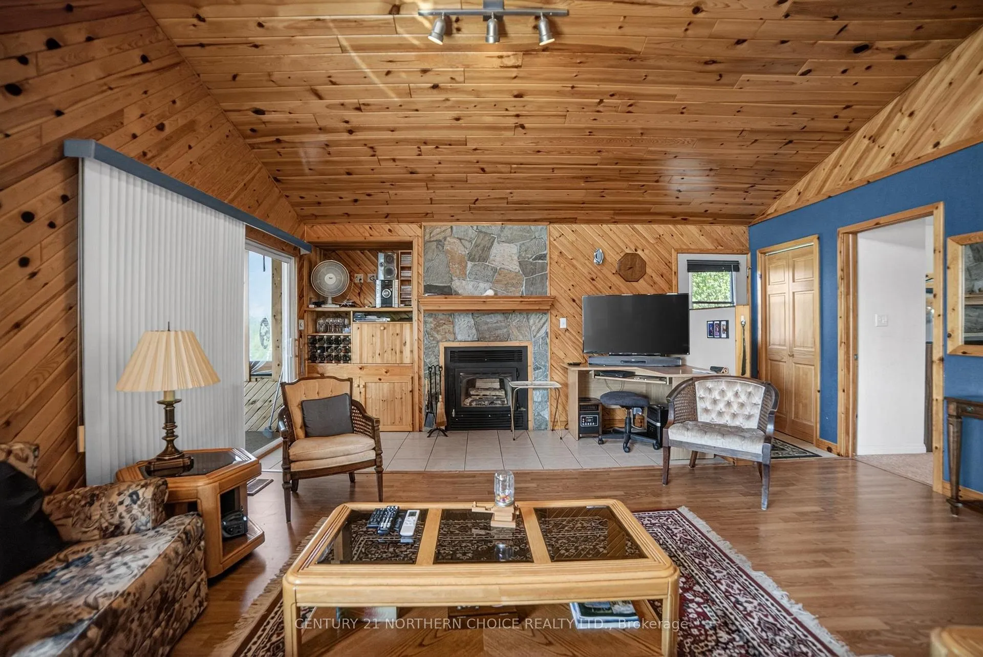 Photo 13 of 44 Bigstone Bay Lodge, Kenora Remote Area, Lake of the Woods North — HOMEH
