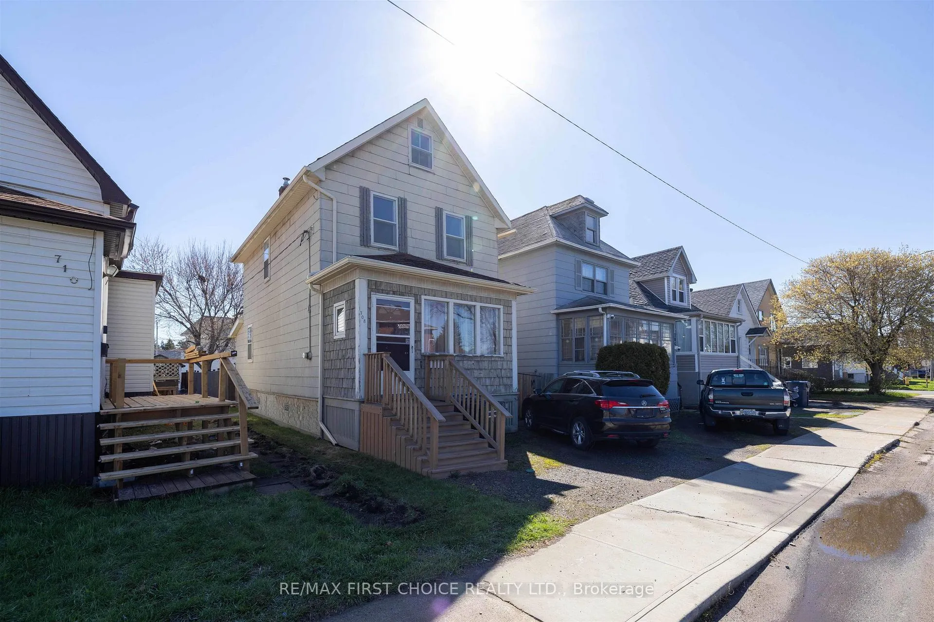 Photo 2 of 708 McLeod Street, Thunder Bay, East End — HOMEH