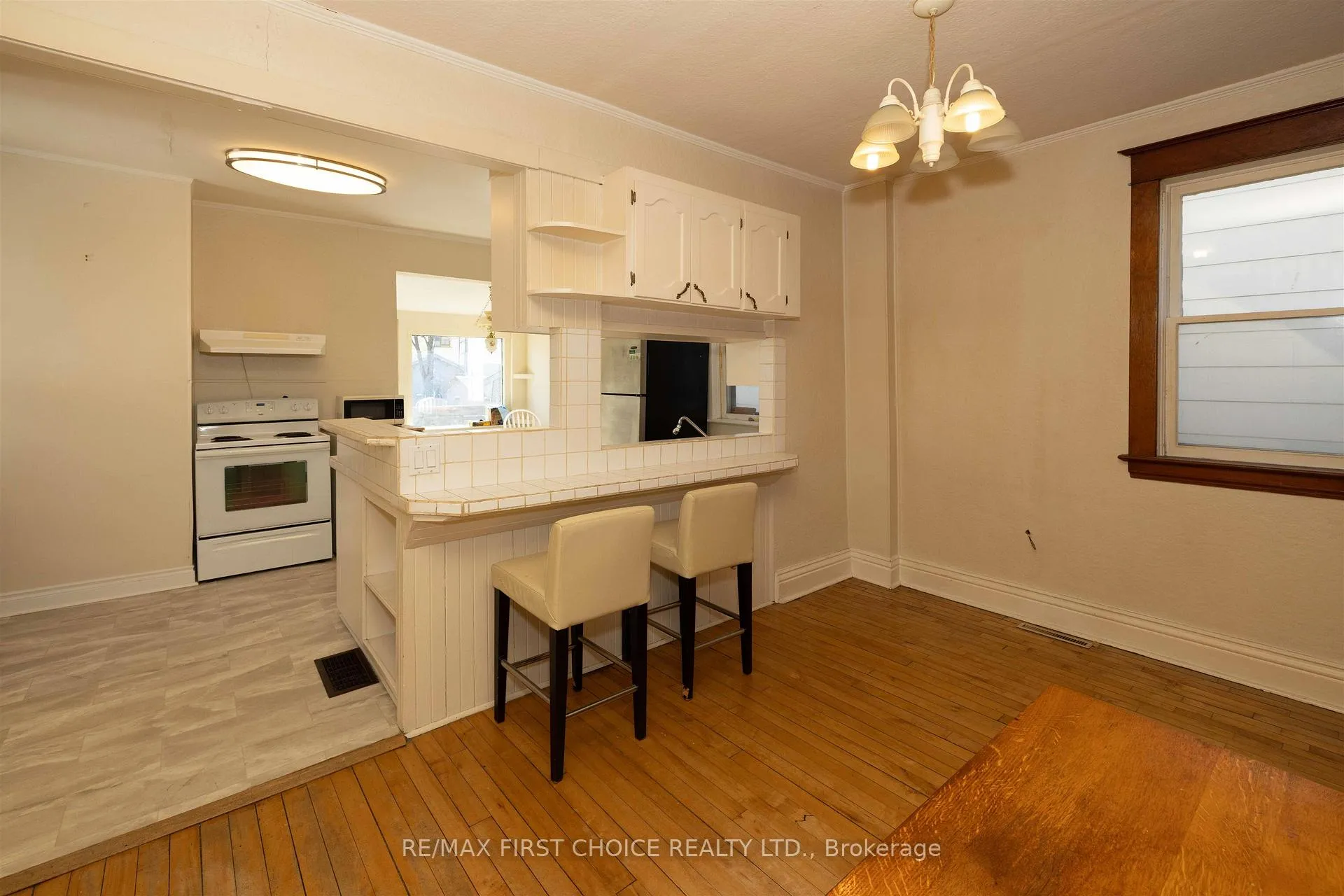Photo 10 of 708 McLeod Street, Thunder Bay, East End — HOMEH