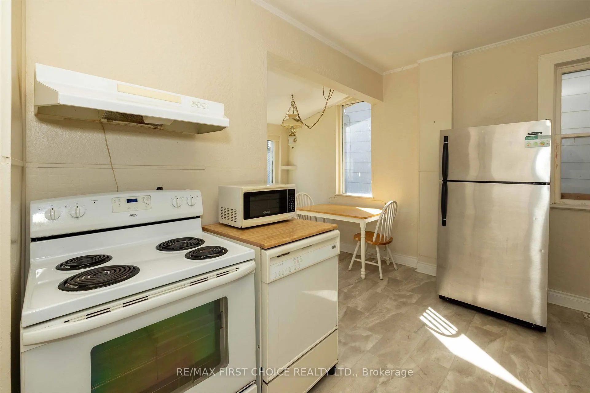 Photo 13 of 708 McLeod Street, Thunder Bay, East End — HOMEH