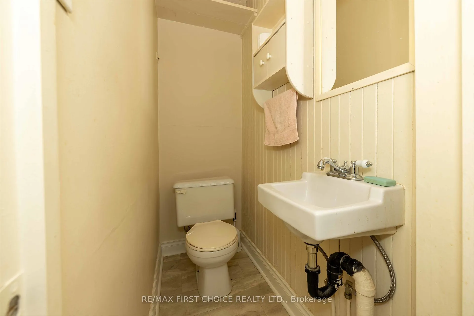 Photo 16 of 708 McLeod Street, Thunder Bay, East End — HOMEH