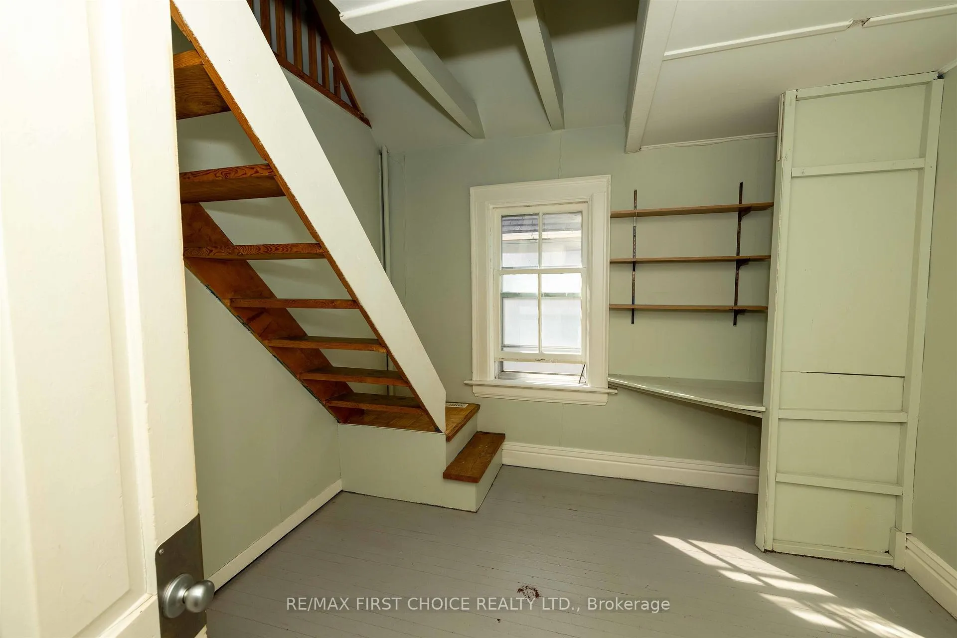 Photo 27 of 708 McLeod Street, Thunder Bay, East End — HOMEH
