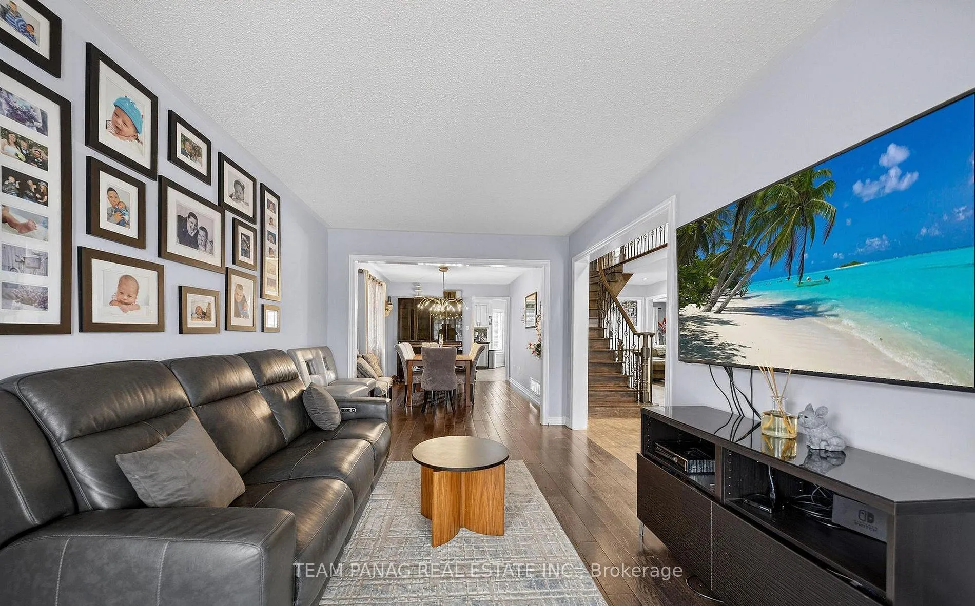 Photo 5 of 8 Deerglen Drive, Brampton, Sandringham-Wellington — HOMEH