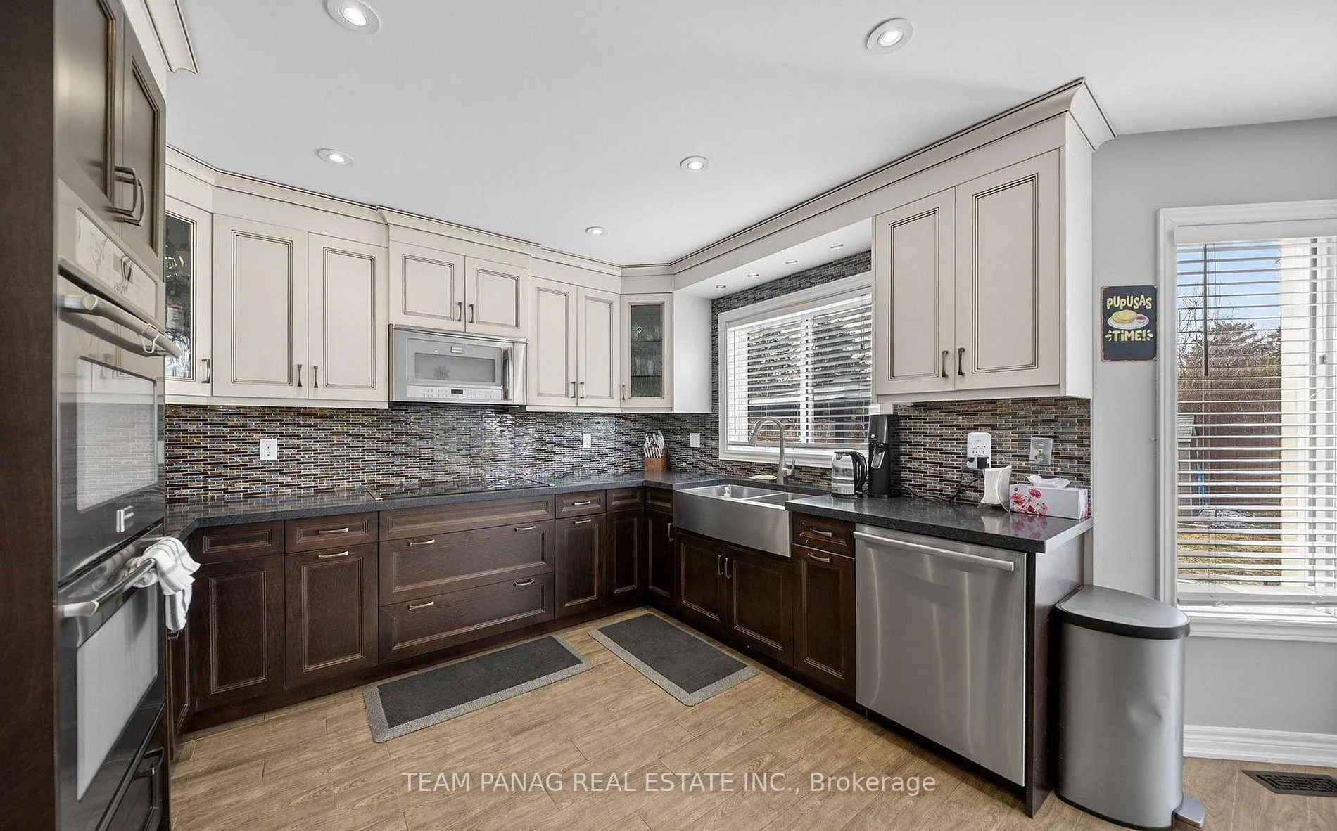 Photo 12 of 8 Deerglen Drive, Brampton, Sandringham-Wellington — HOMEH