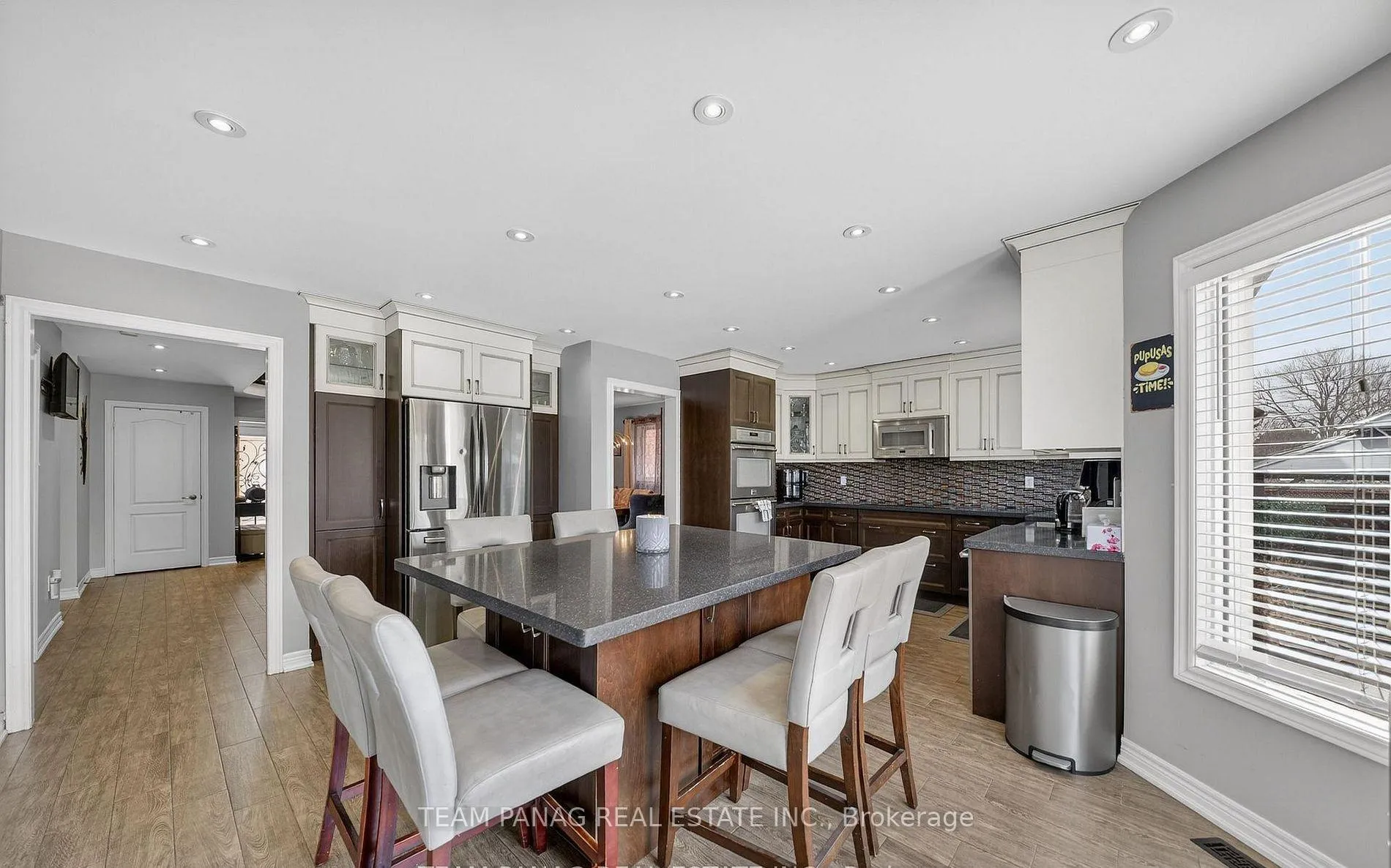 Photo 14 of 8 Deerglen Drive, Brampton, Sandringham-Wellington — HOMEH